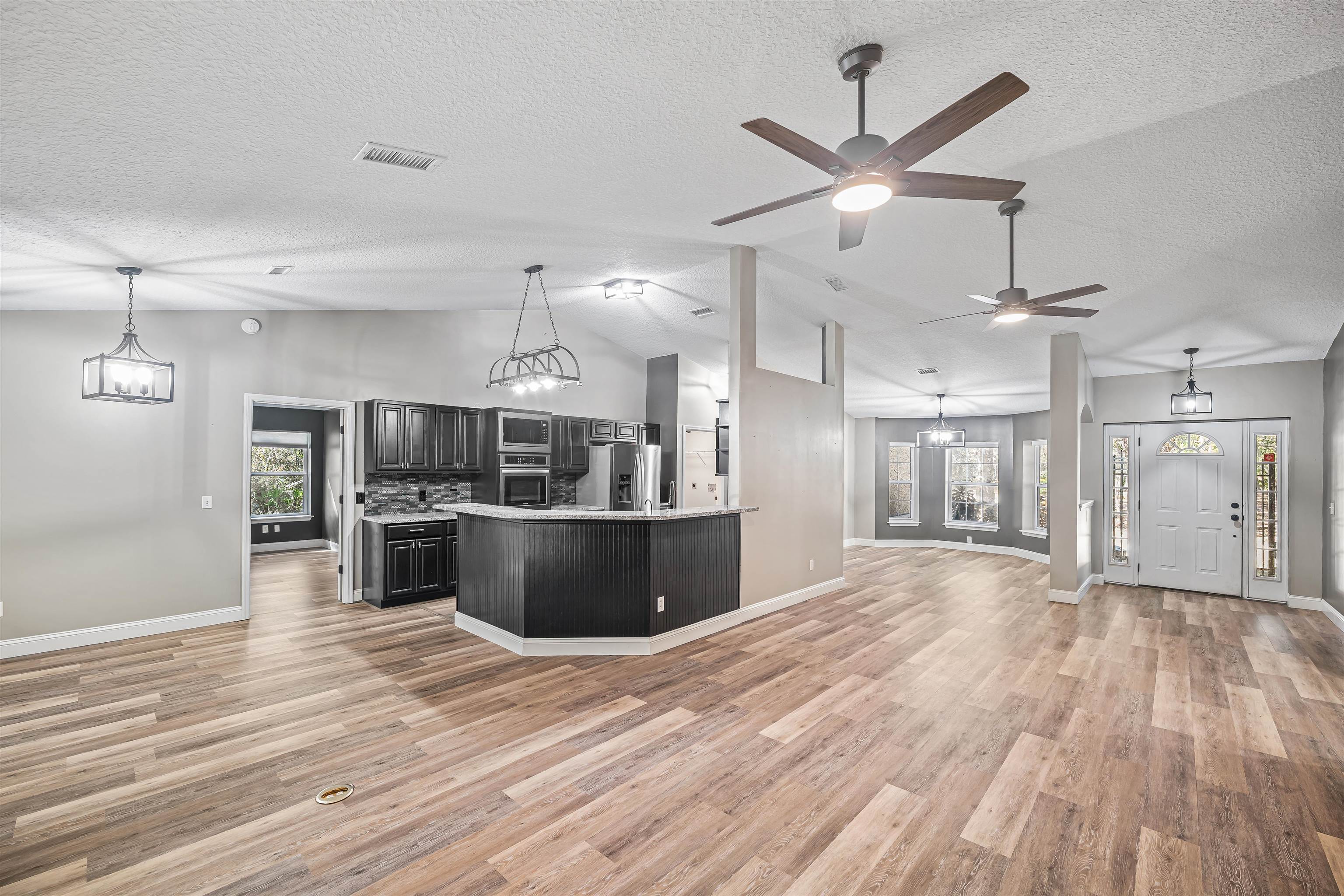 Image 4 of 68 For 2950 Kings Rd