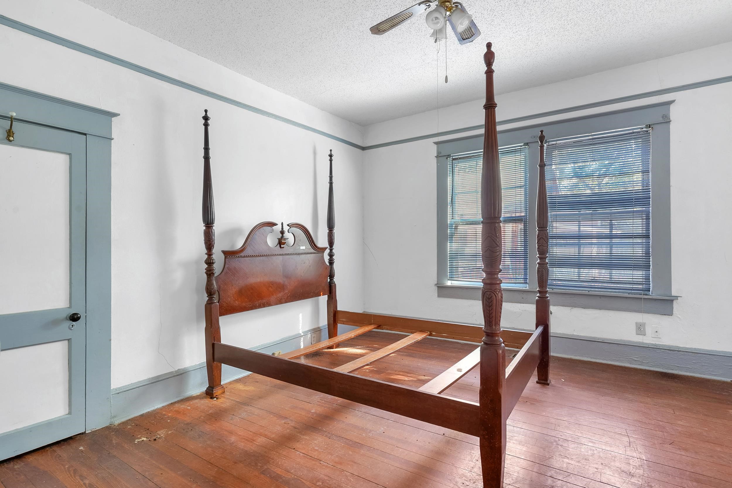 Image 14 of 41 For 134 Washington St