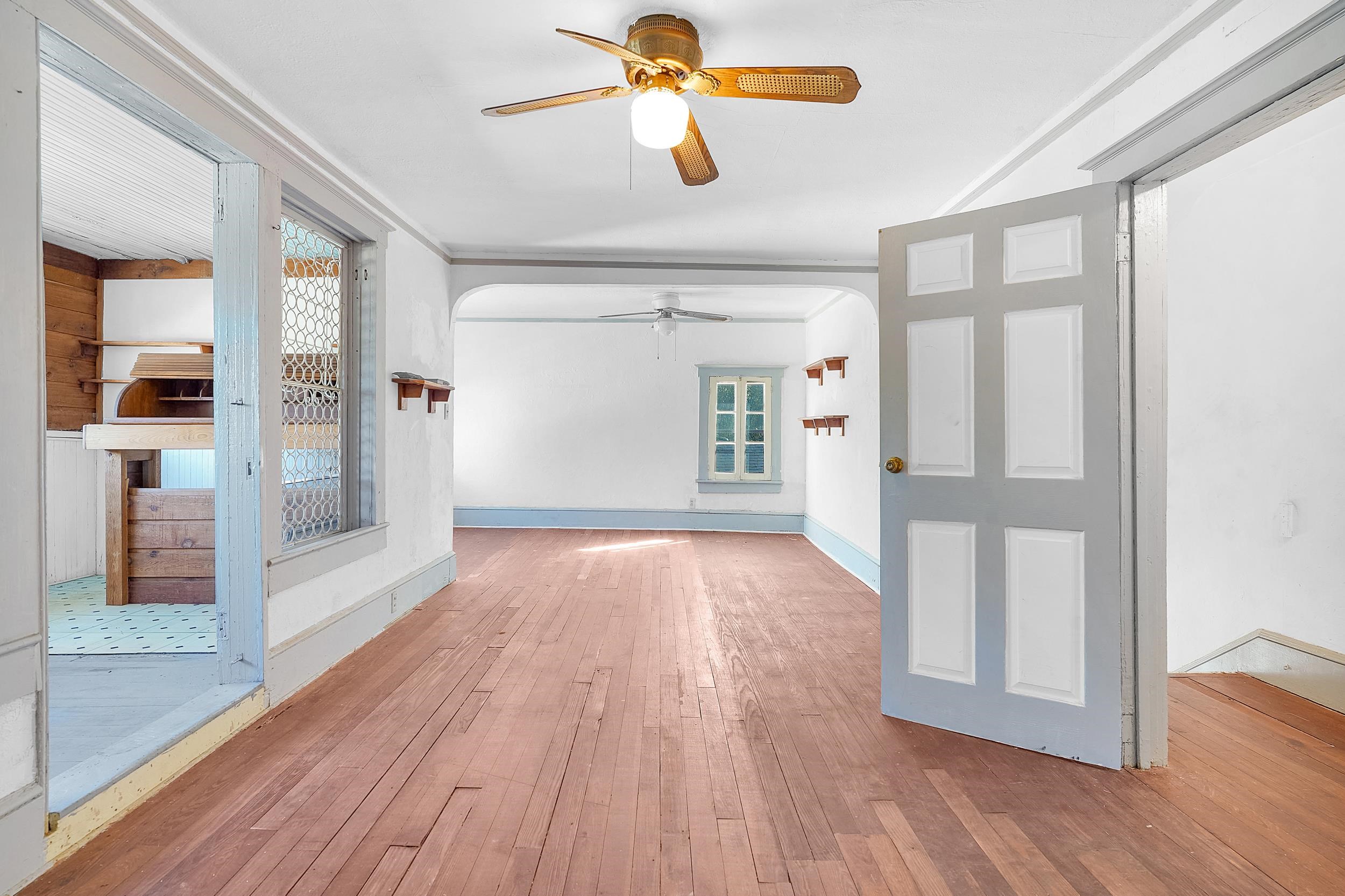 Image 21 of 41 For 134 Washington St