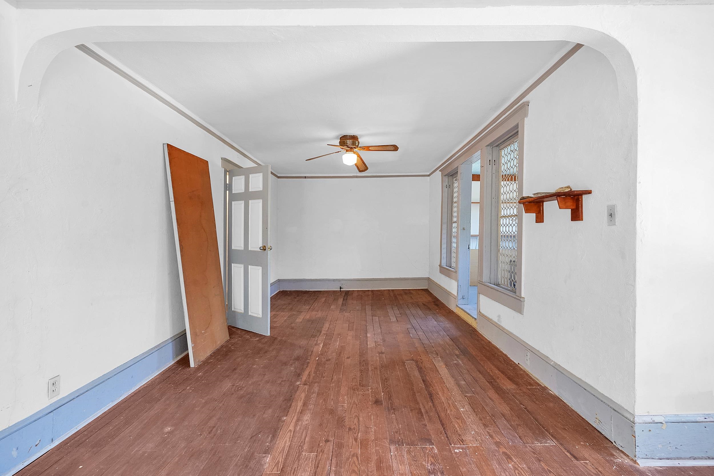 Image 22 of 41 For 134 Washington St