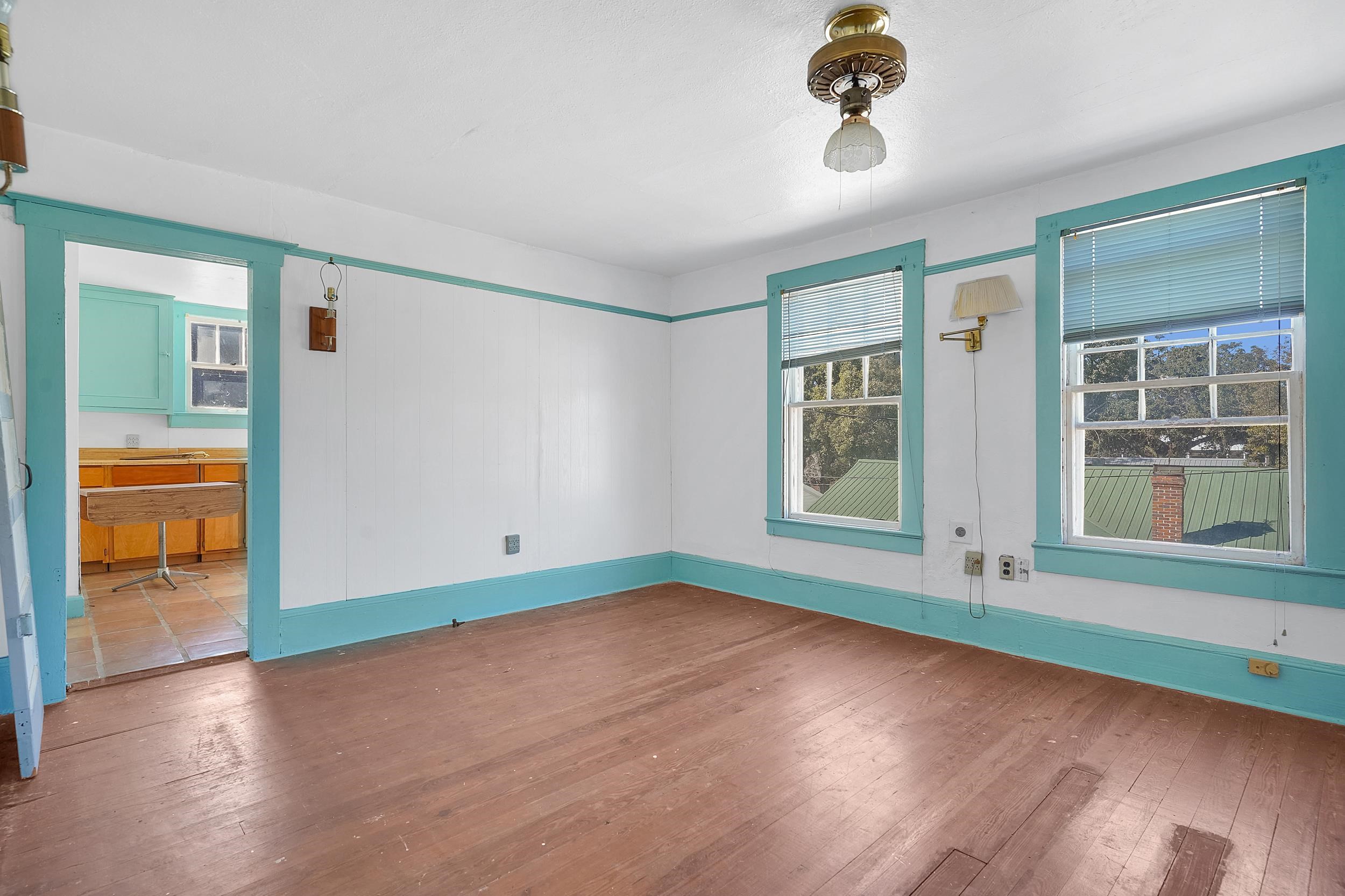 Image 25 of 41 For 134 Washington St