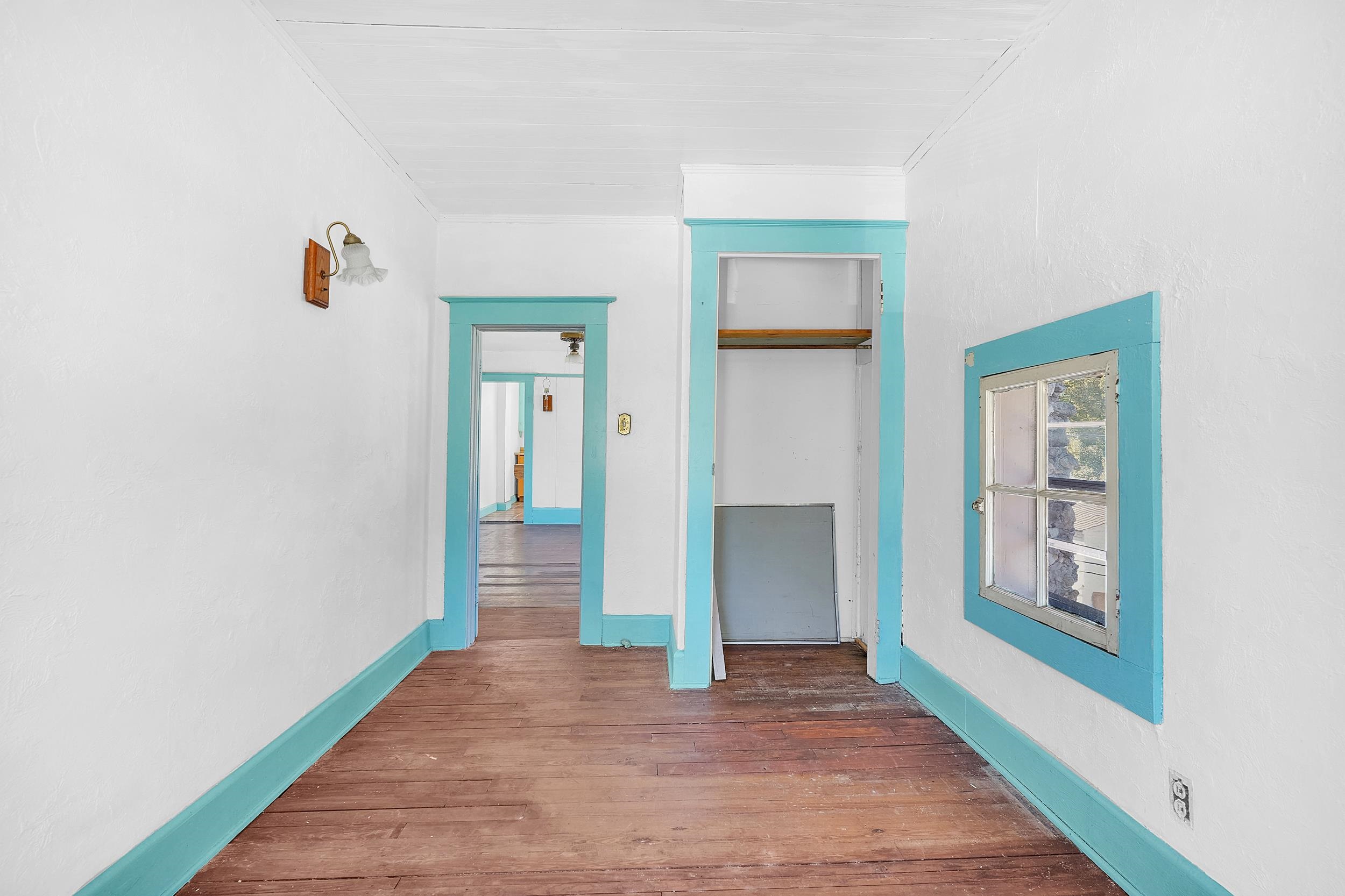 Image 28 of 41 For 134 Washington St