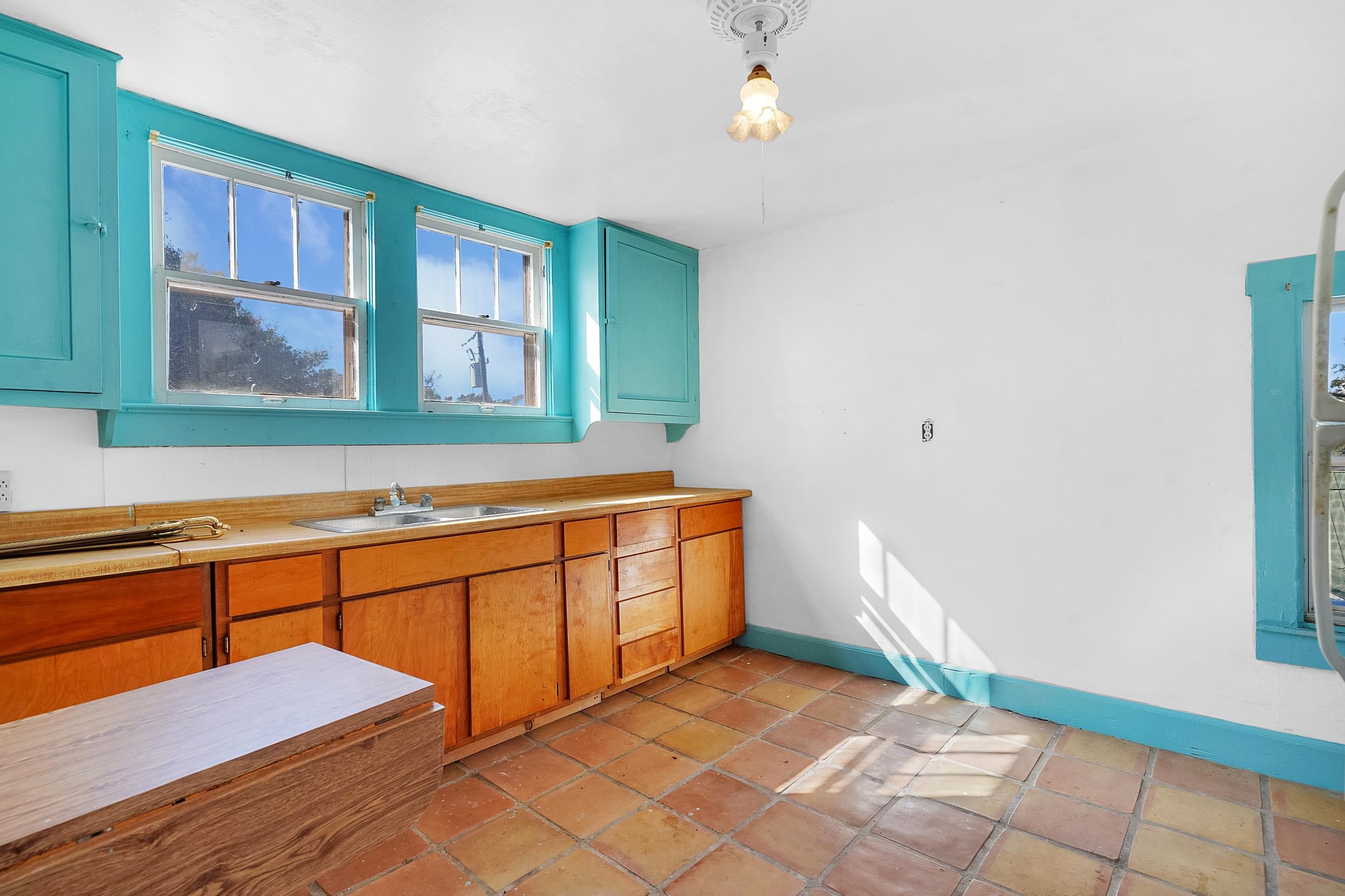 Image 29 of 41 For 134 Washington St