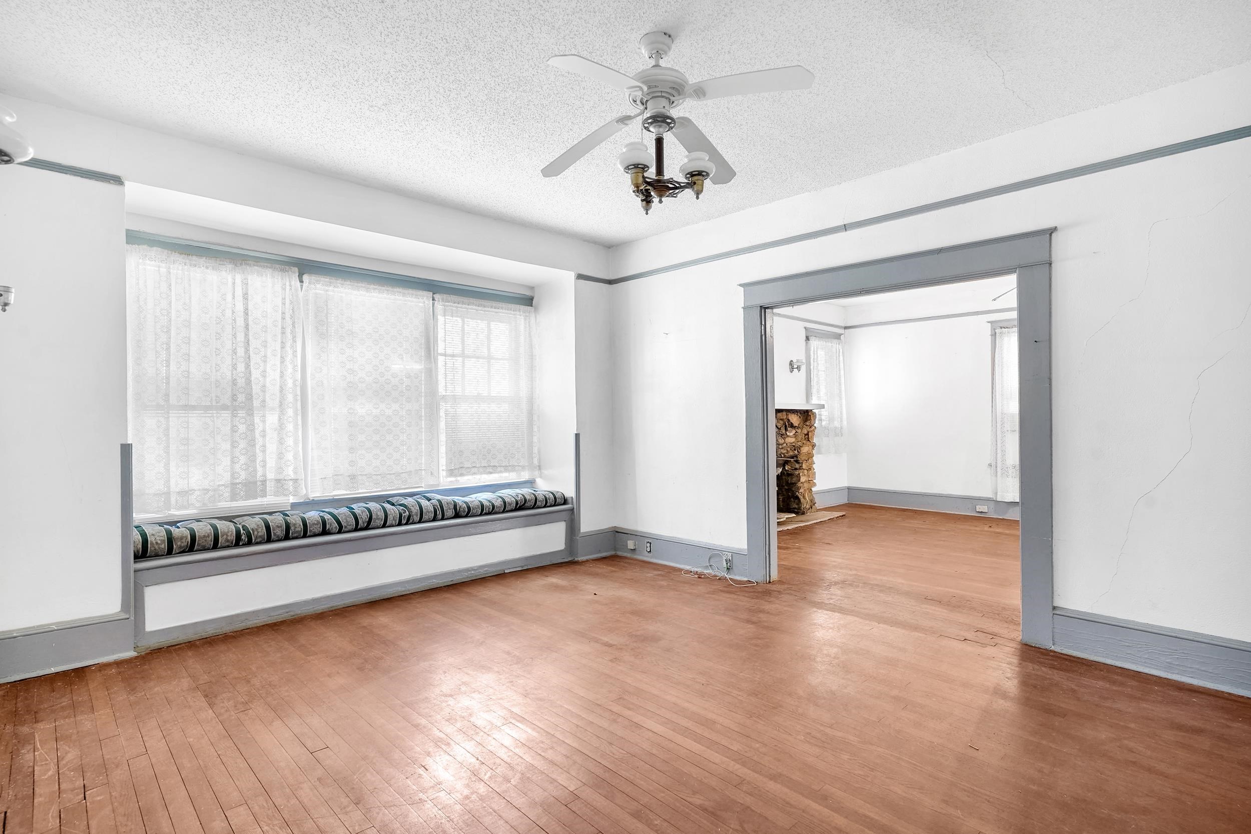 Image 5 of 41 For 134 Washington St