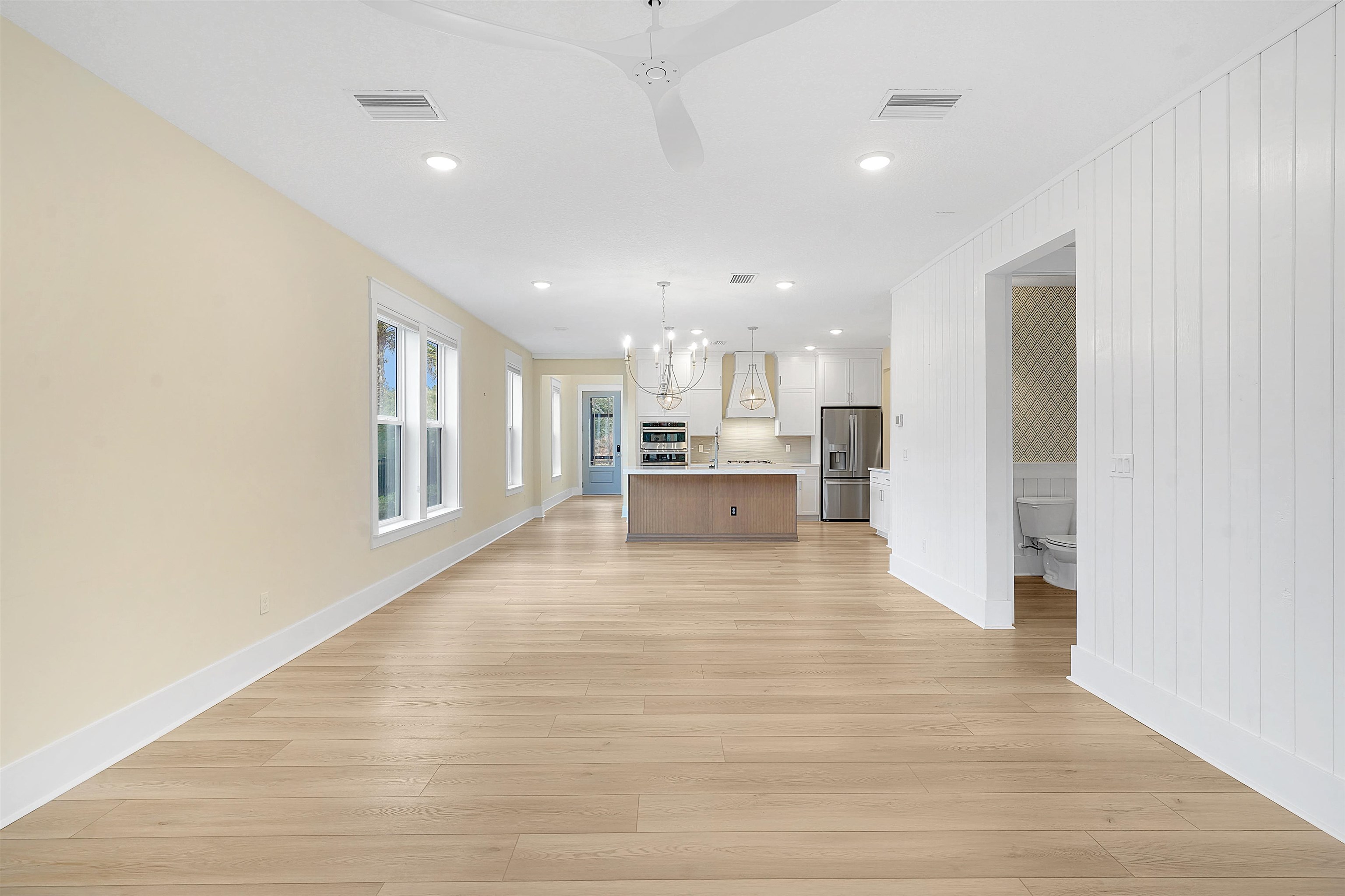 Image 11 of 57 For 46 Settlers Landing Dr