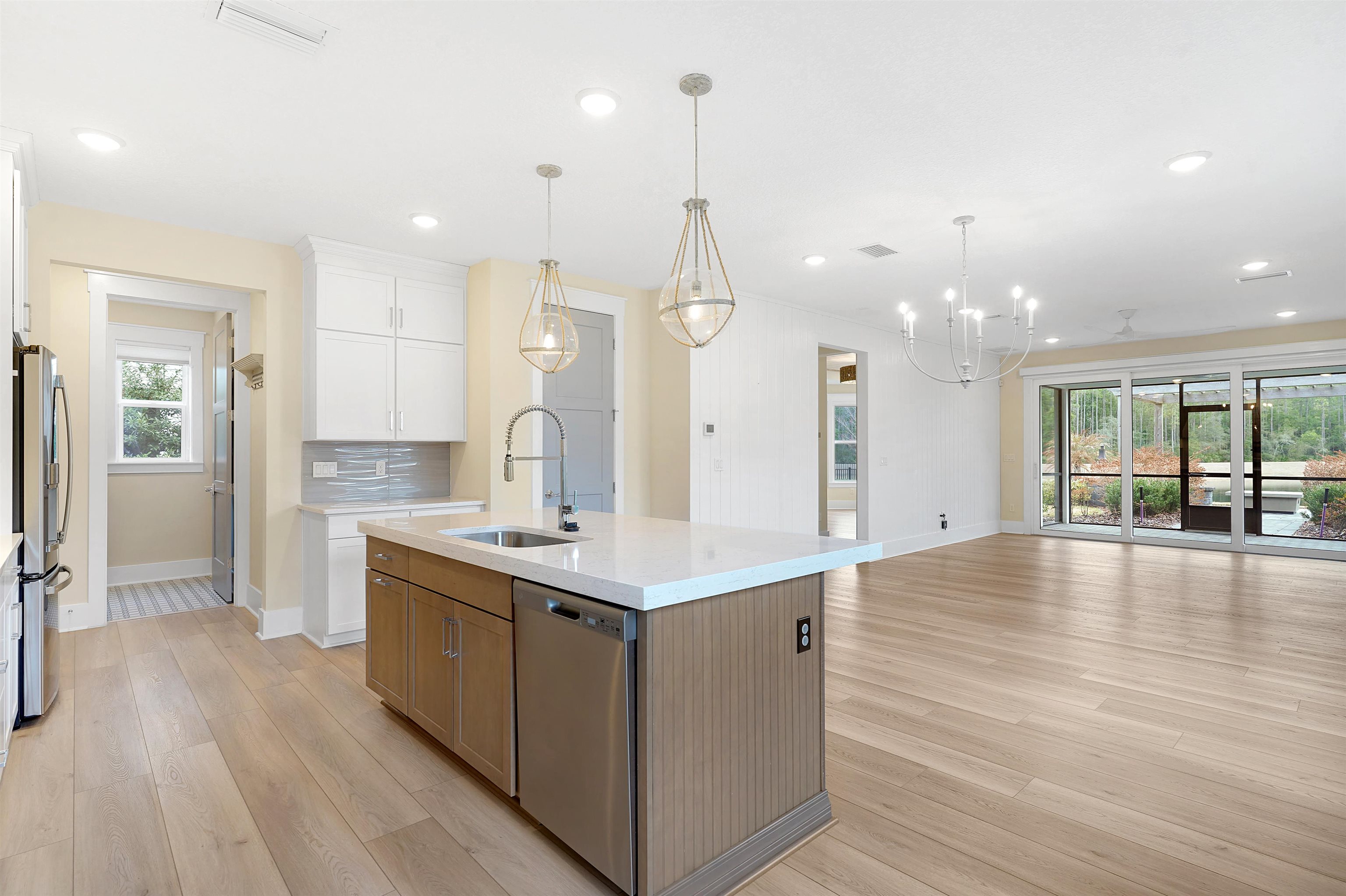 Image 12 of 57 For 46 Settlers Landing Dr