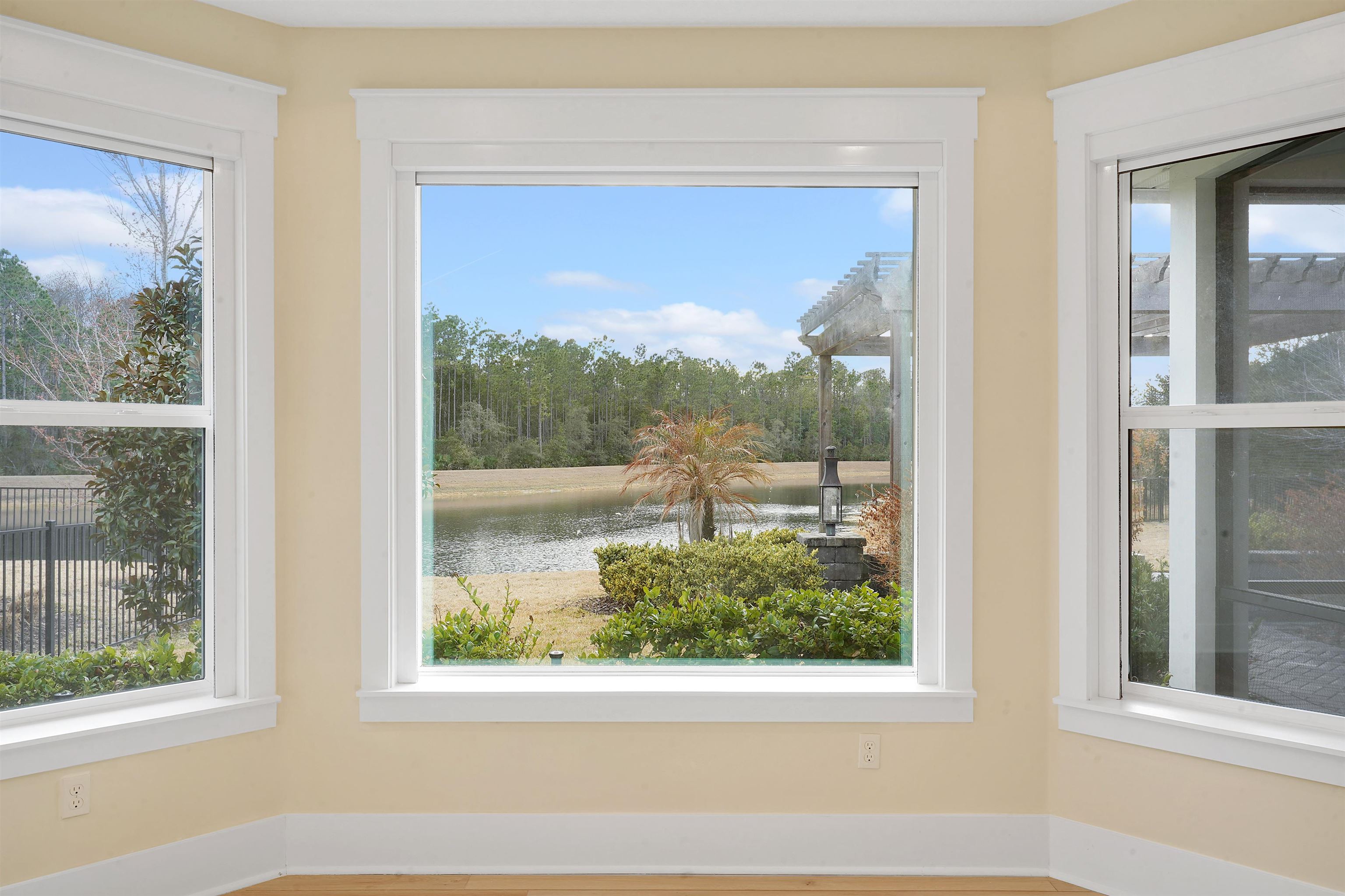 Image 23 of 57 For 46 Settlers Landing Dr