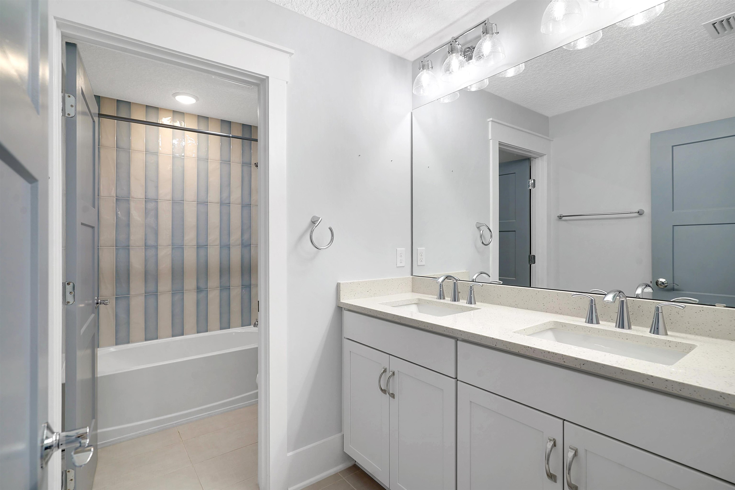 Image 28 of 57 For 46 Settlers Landing Dr