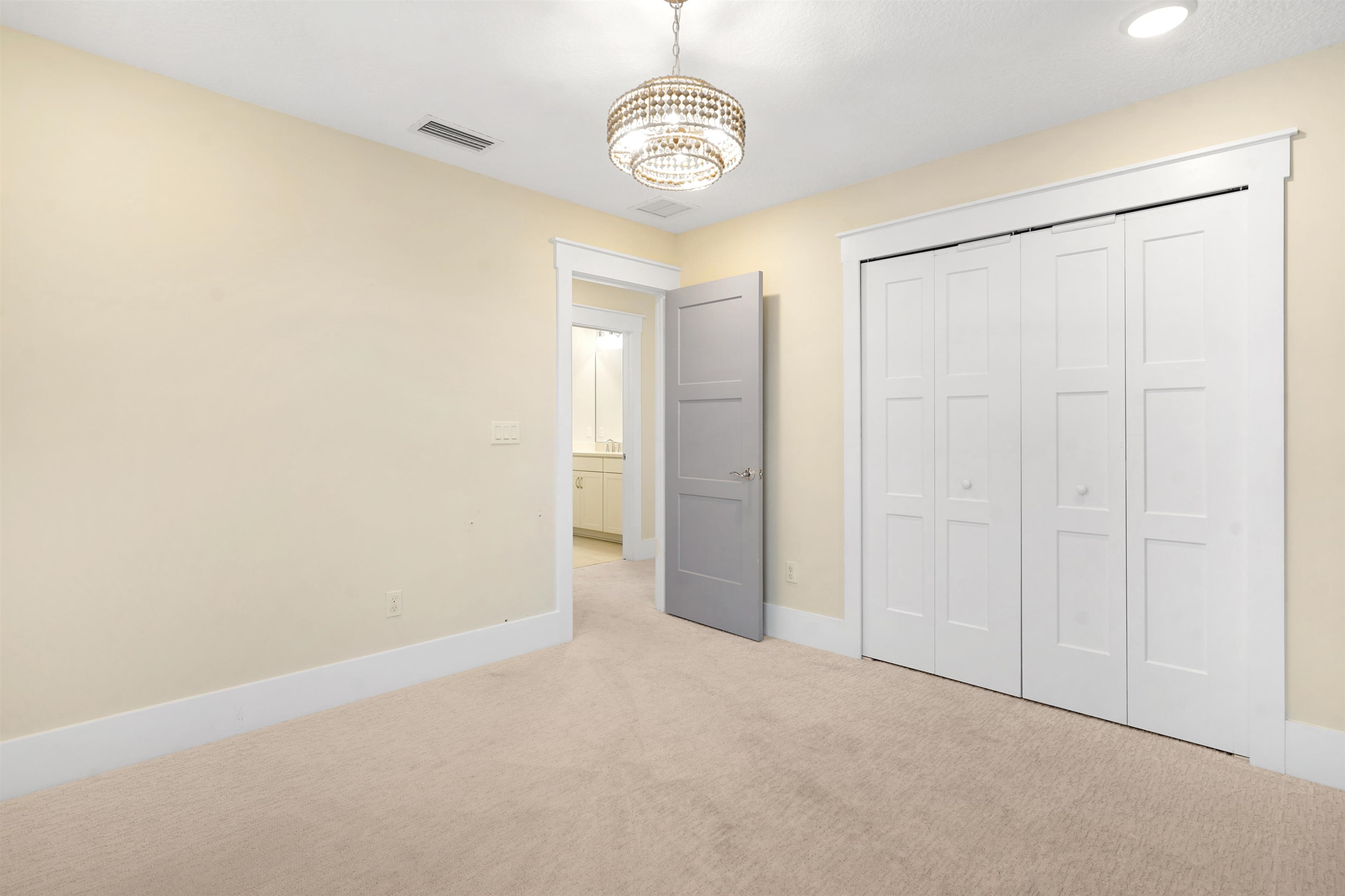 Image 33 of 57 For 46 Settlers Landing Dr