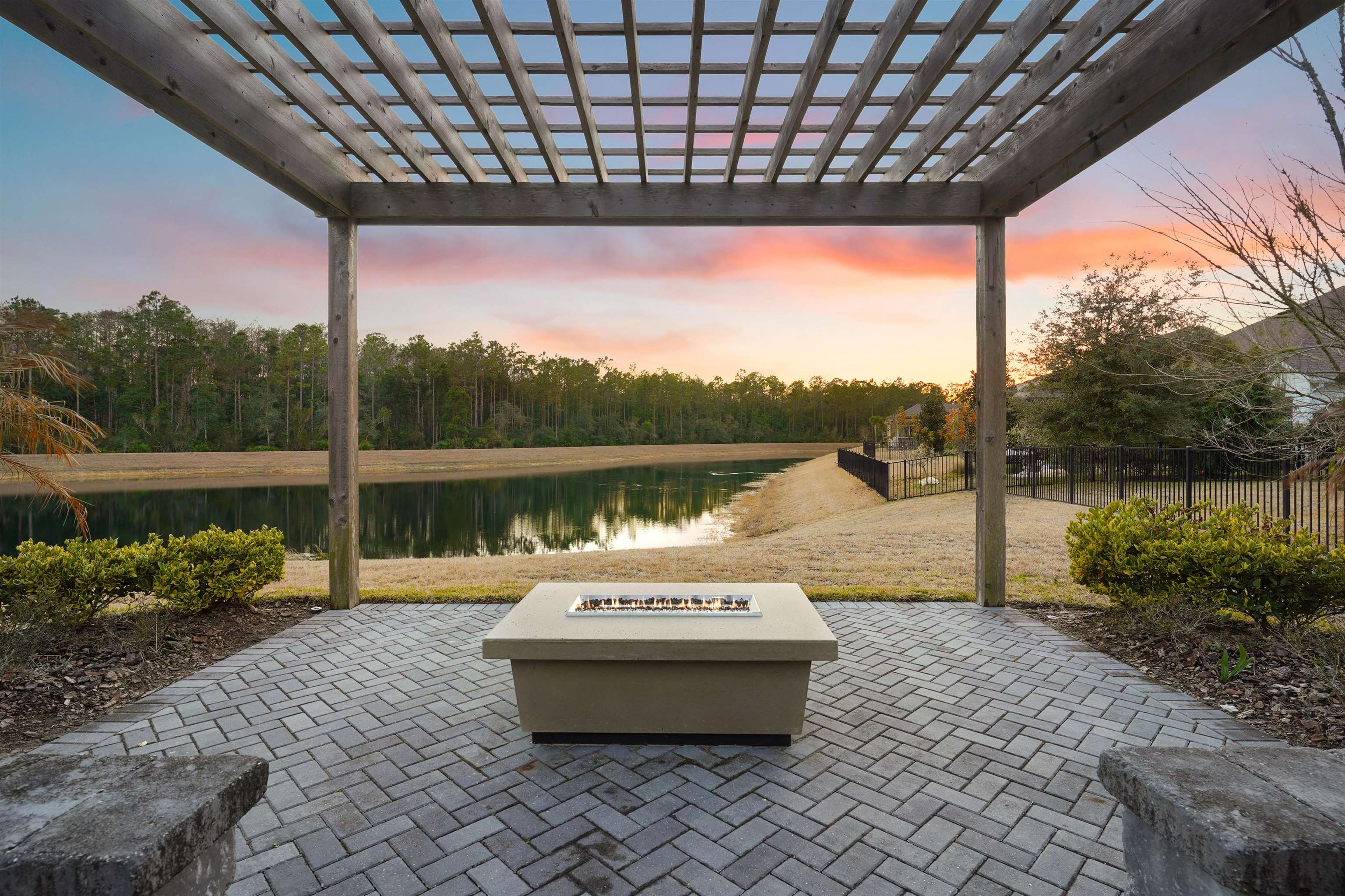 Image 5 of 57 For 46 Settlers Landing Dr