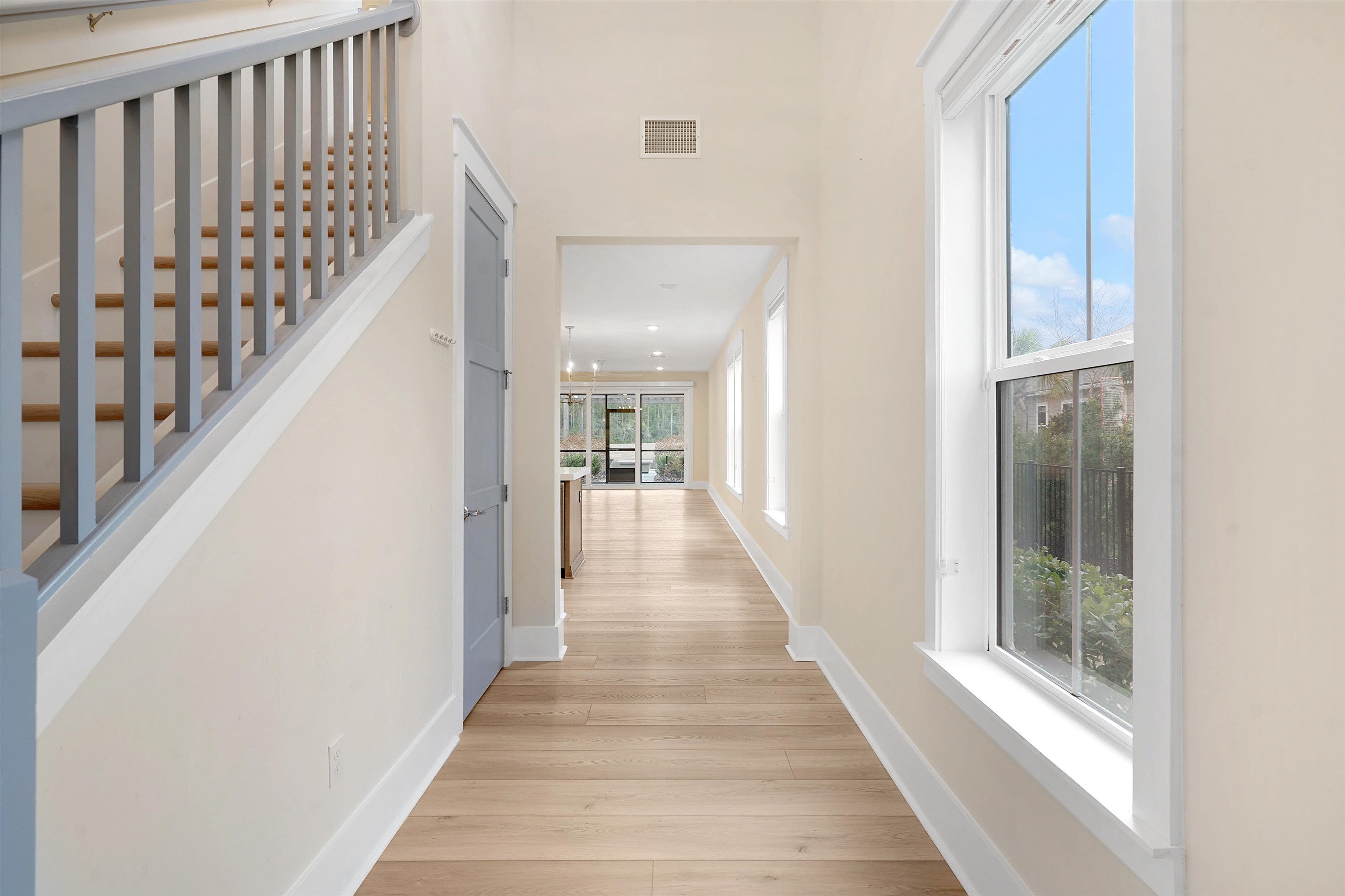 Image 8 of 57 For 46 Settlers Landing Dr