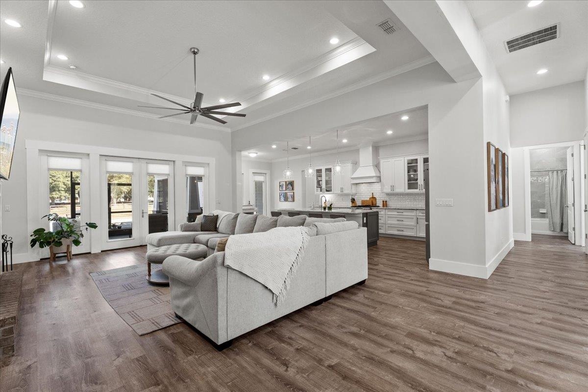 Image 13 of 92 For 47 Cannondale Ln