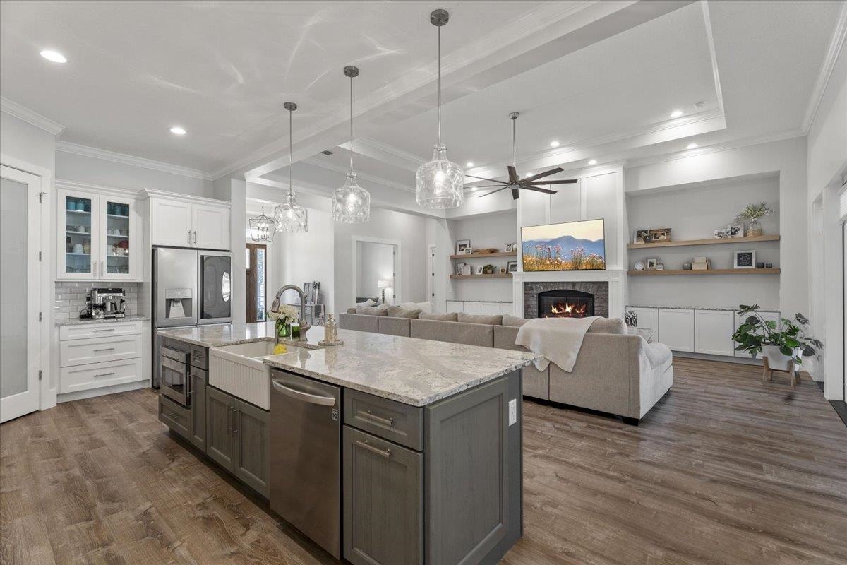 Image 20 of 92 For 47 Cannondale Ln