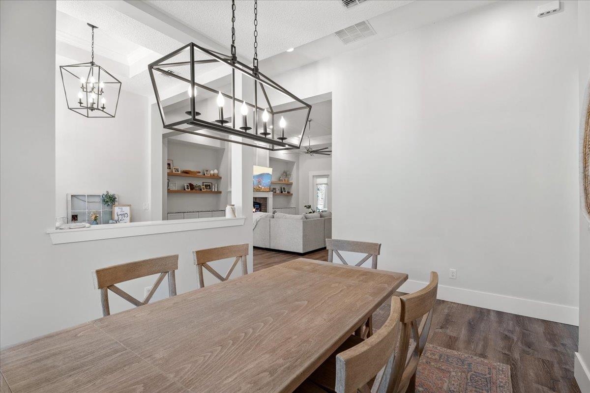 Image 23 of 92 For 47 Cannondale Ln