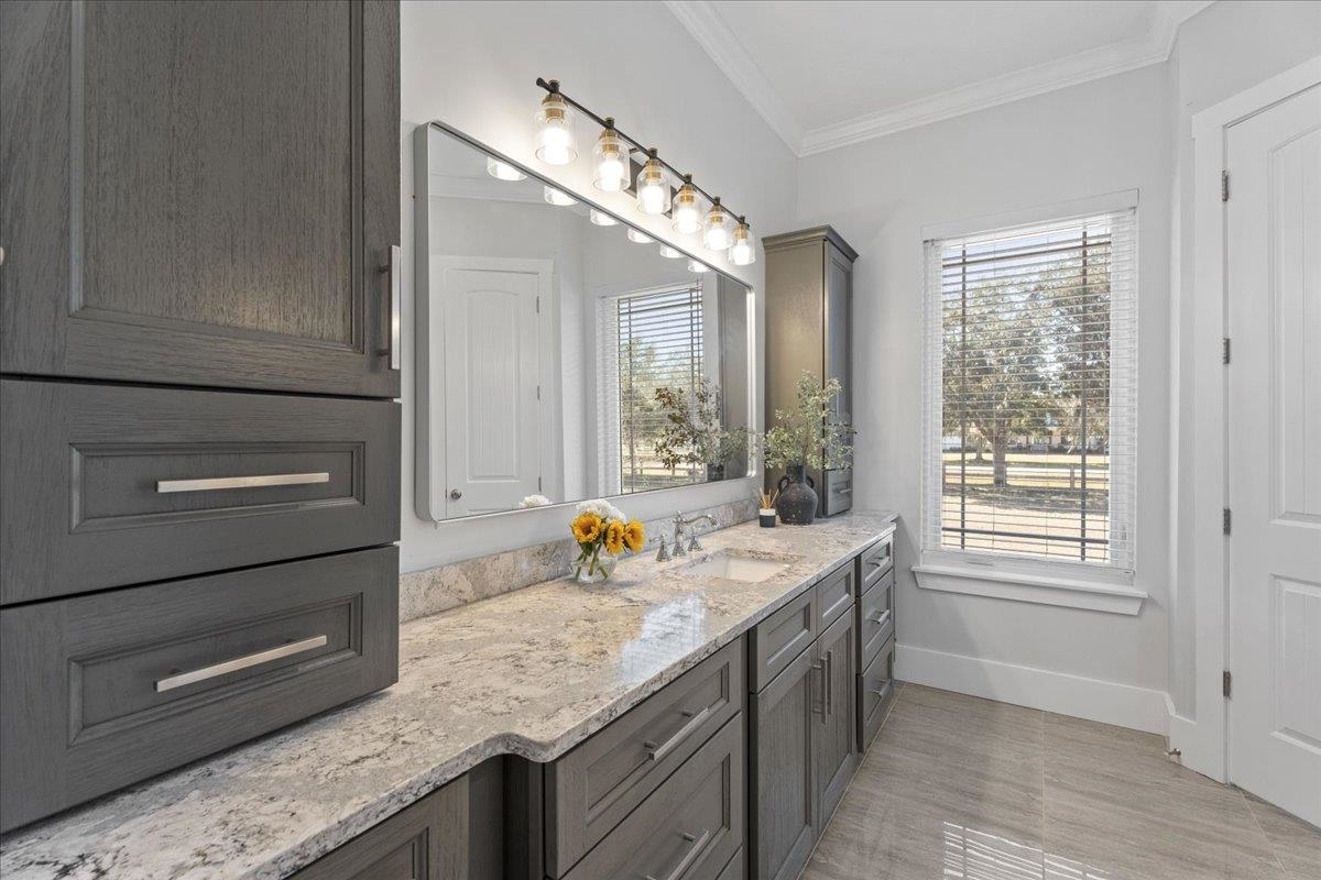 Image 30 of 92 For 47 Cannondale Ln