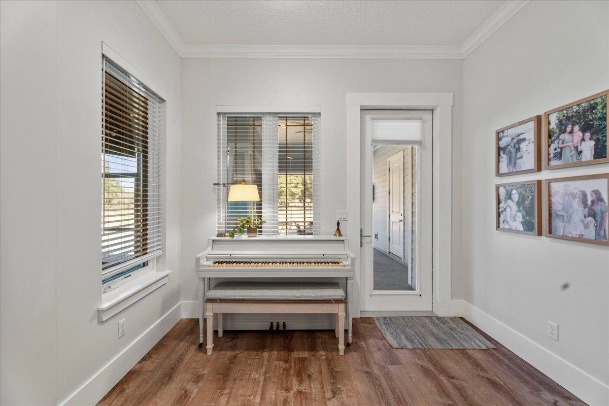 Image 44 of 92 For 47 Cannondale Ln