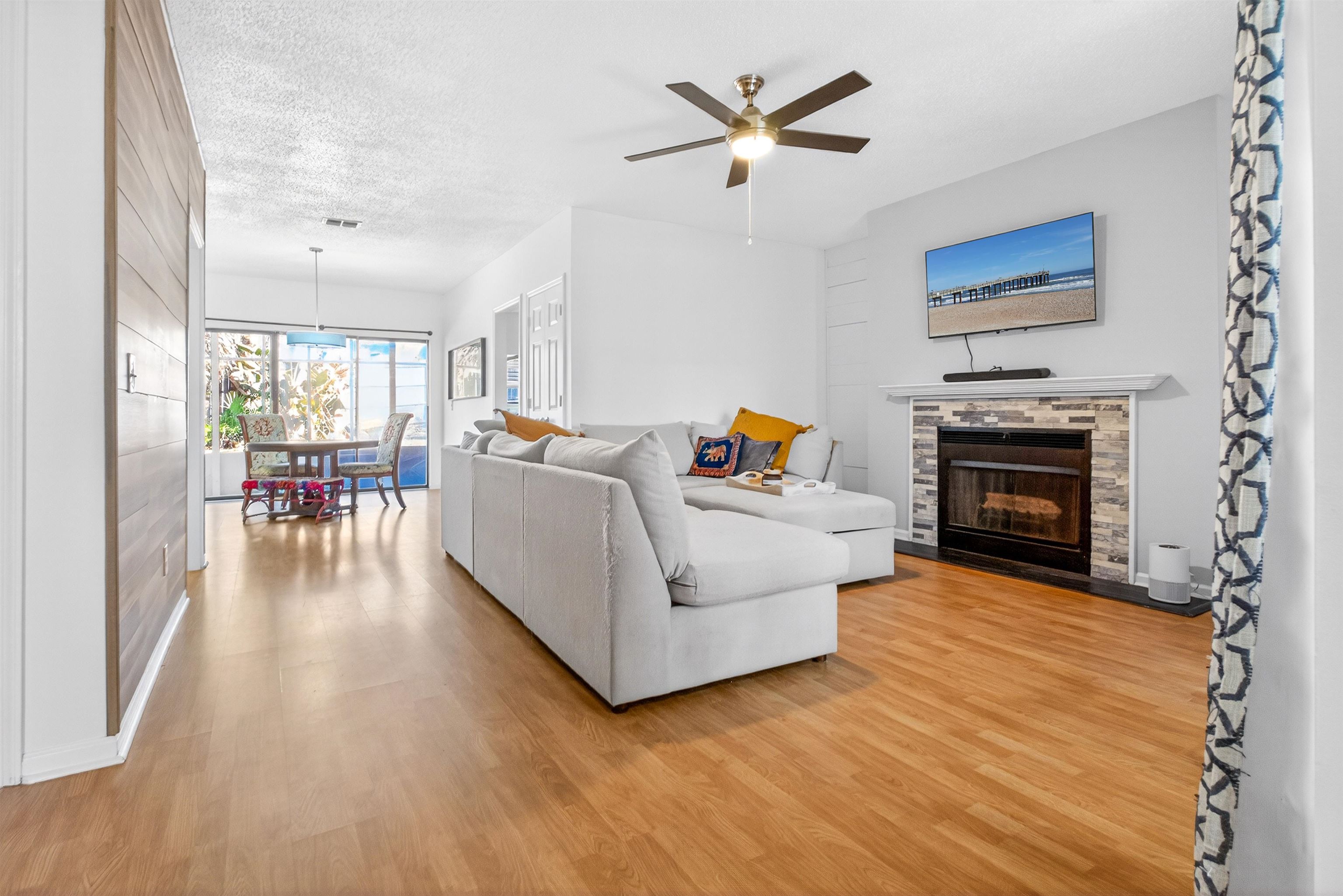 Image 14 of 46 For 2305 Wood Hill Pl  2305