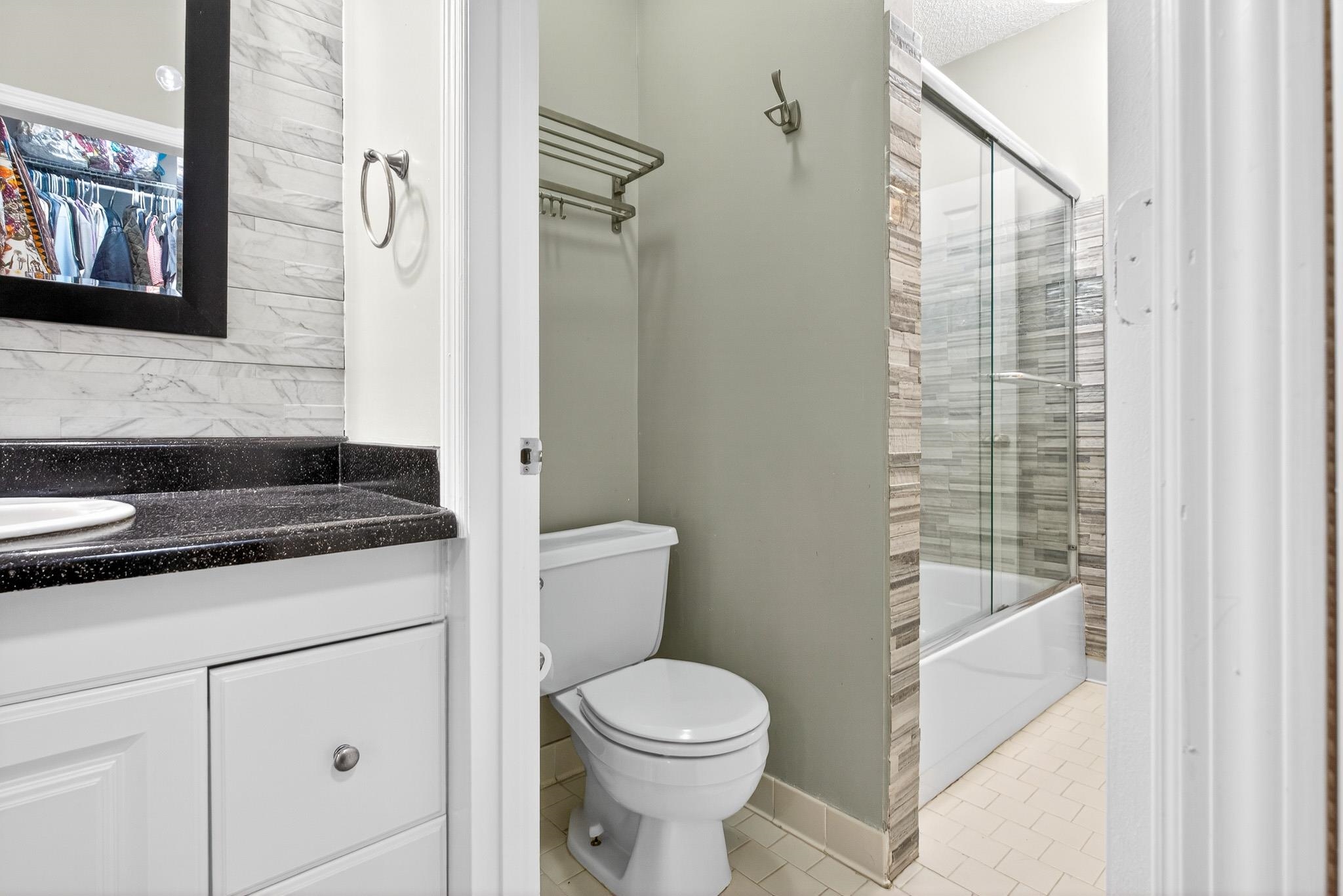 Image 19 of 46 For 2305 Wood Hill Pl  2305