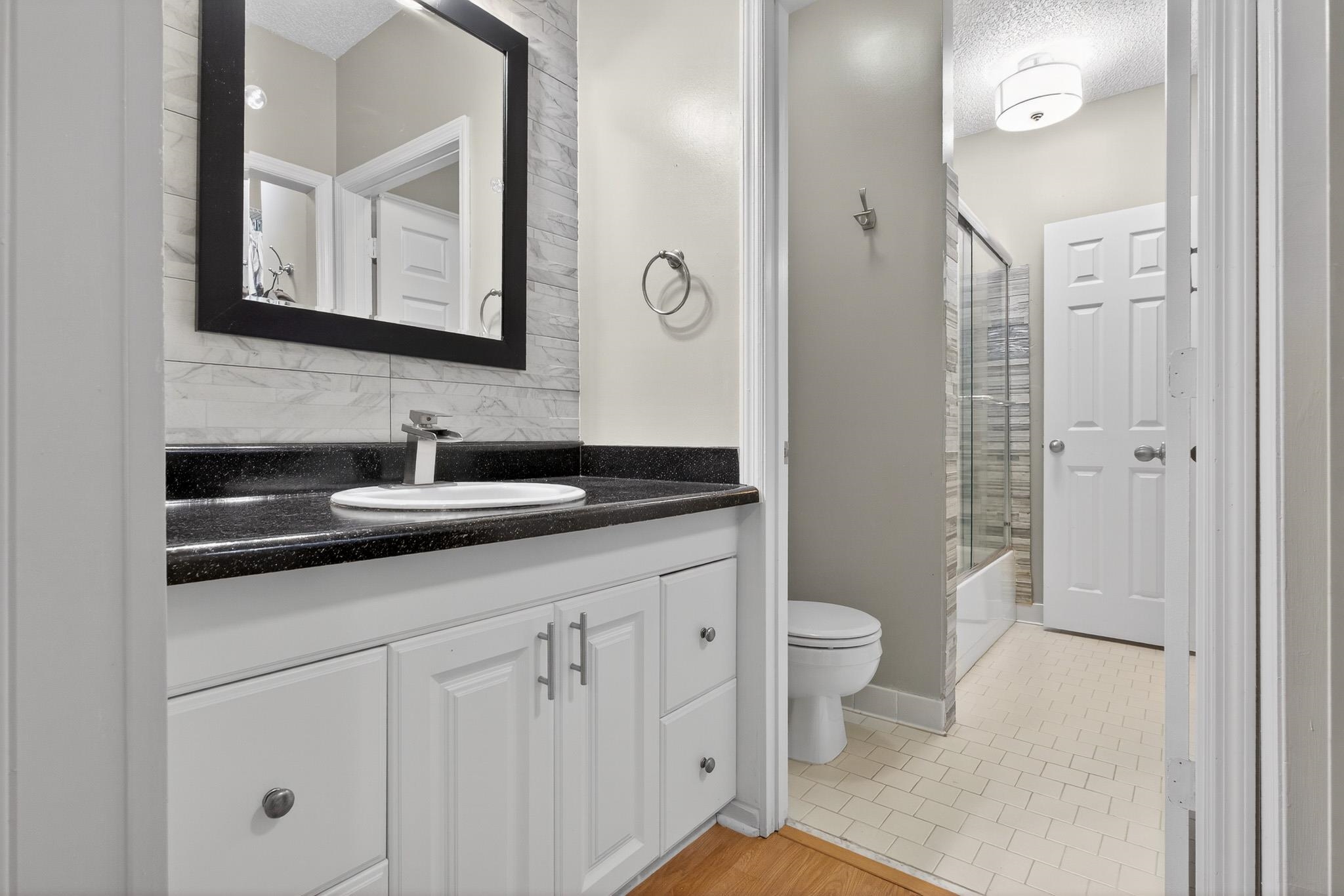 Image 21 of 46 For 2305 Wood Hill Pl  2305