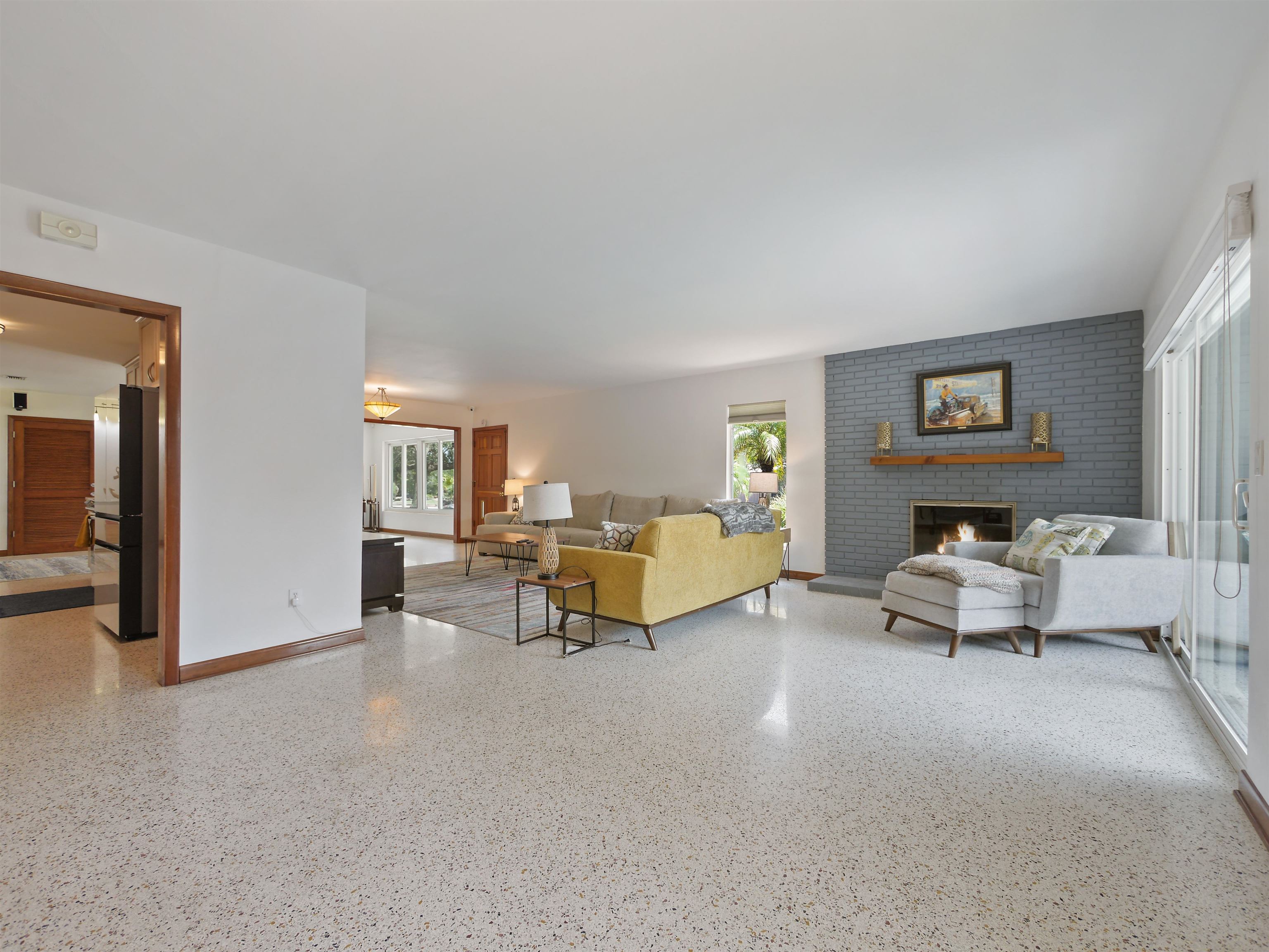 Image 11 of 62 For 205 Coquina Ave