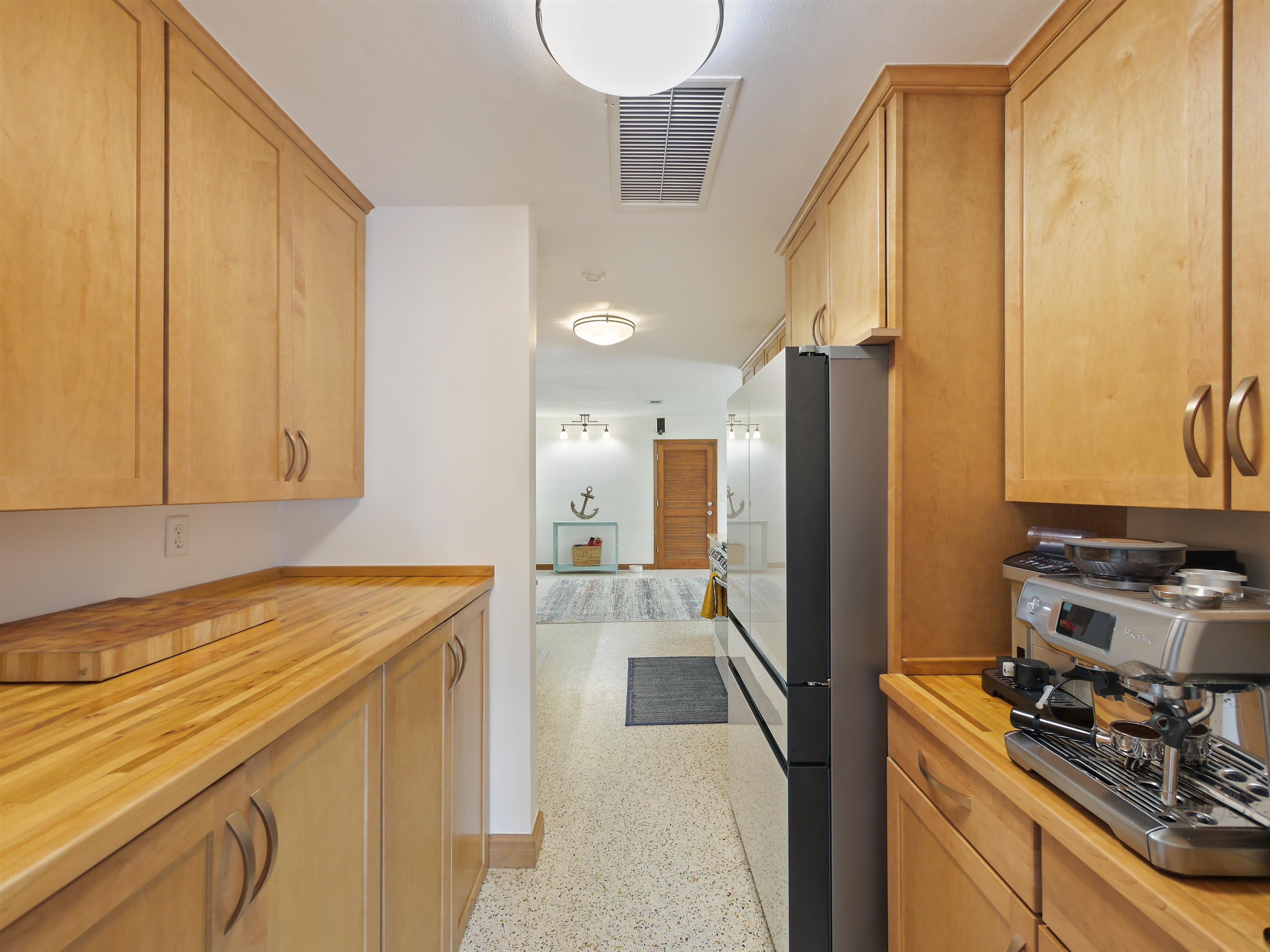 Image 18 of 62 For 205 Coquina Ave