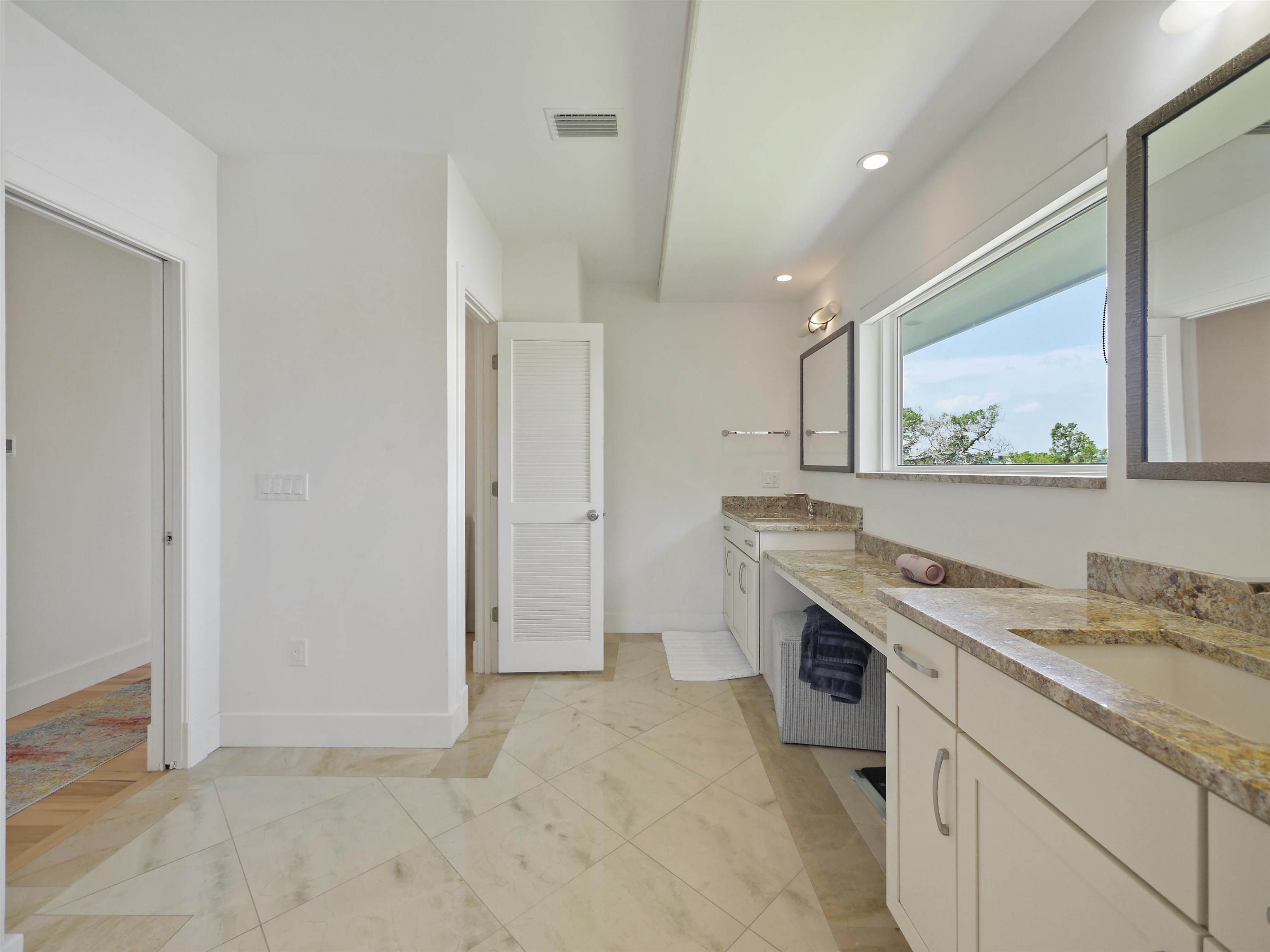 Image 28 of 62 For 205 Coquina Ave