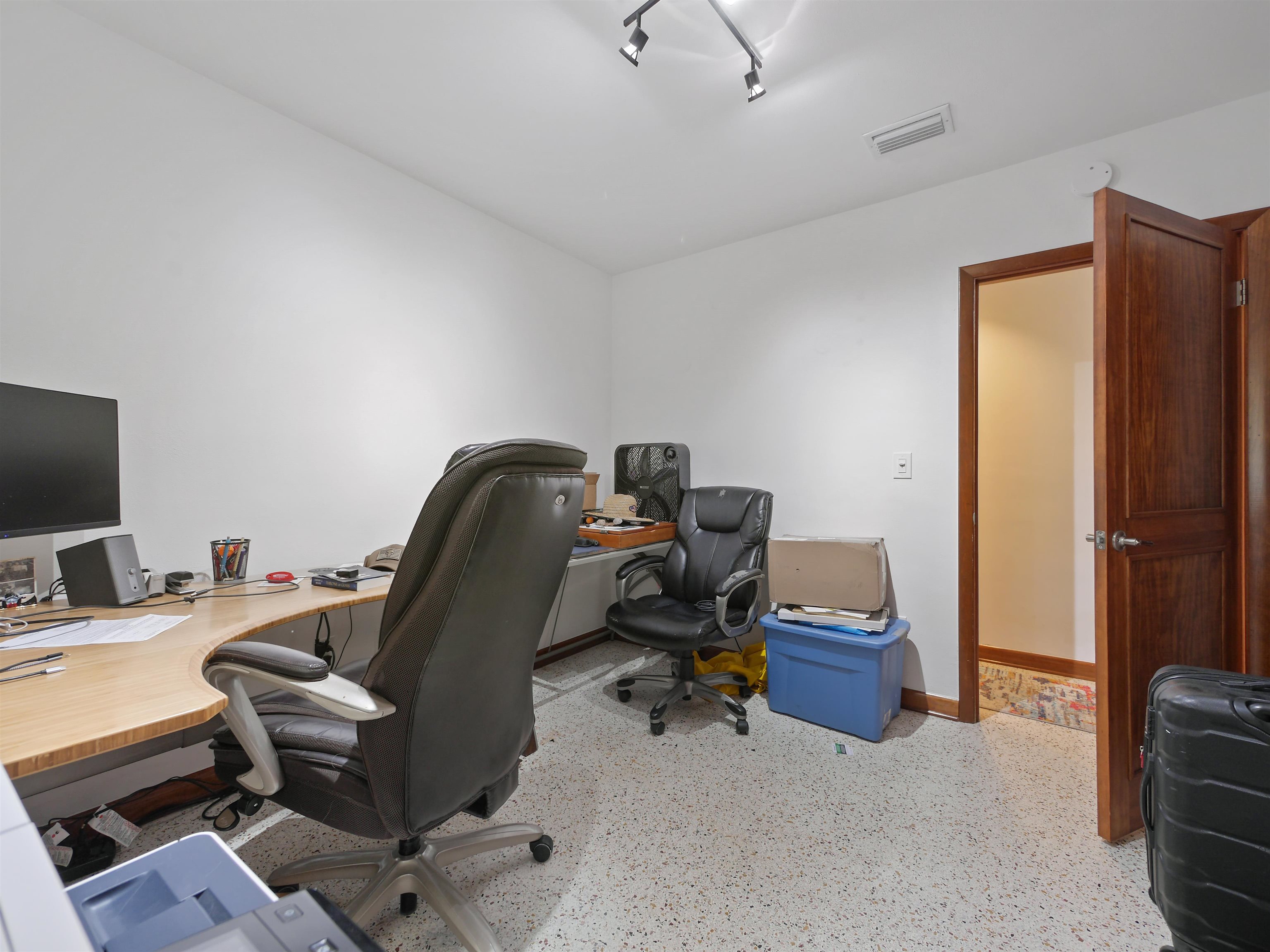 Image 50 of 62 For 205 Coquina Ave