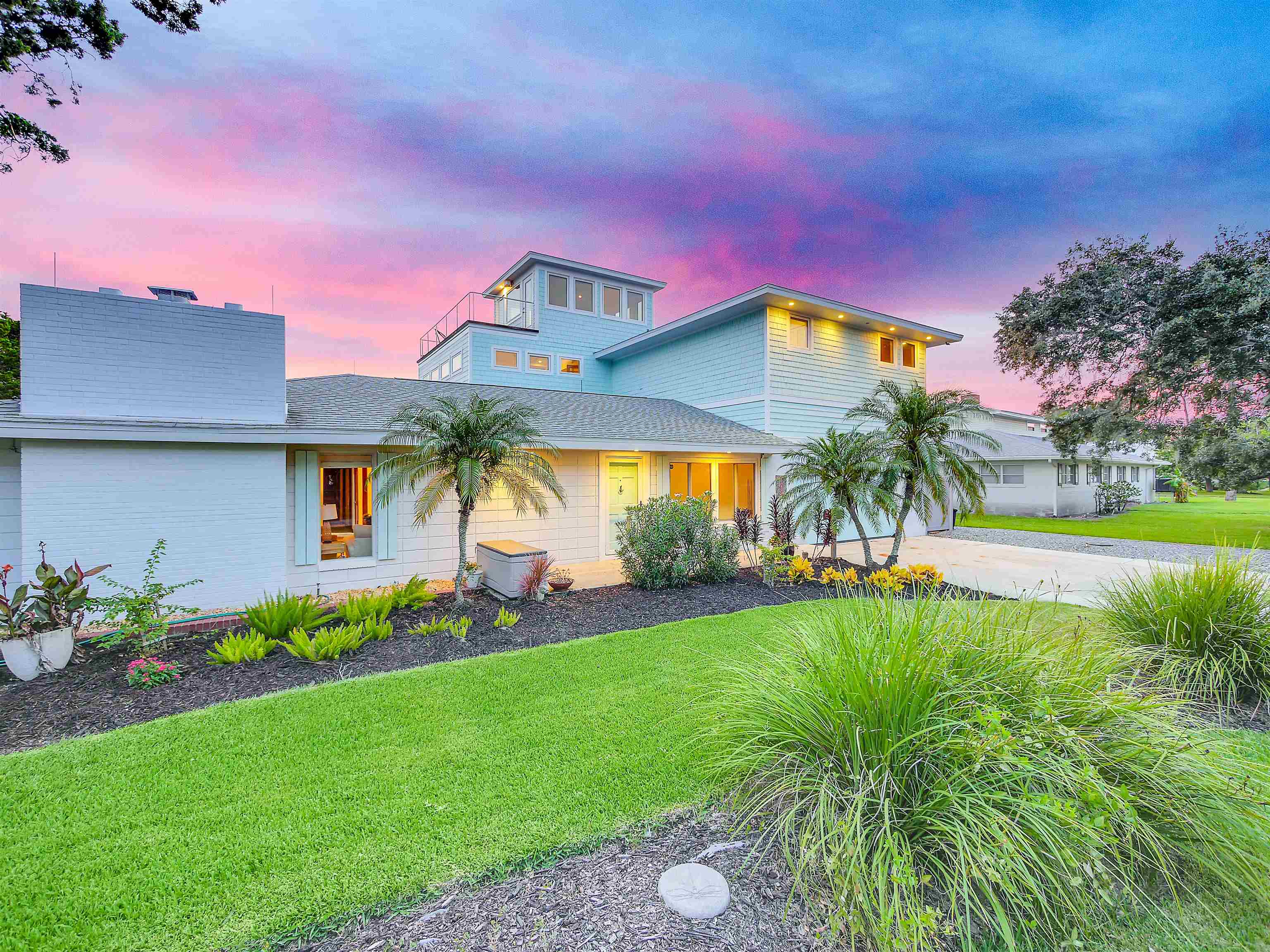 Image 7 of 62 For 205 Coquina Ave