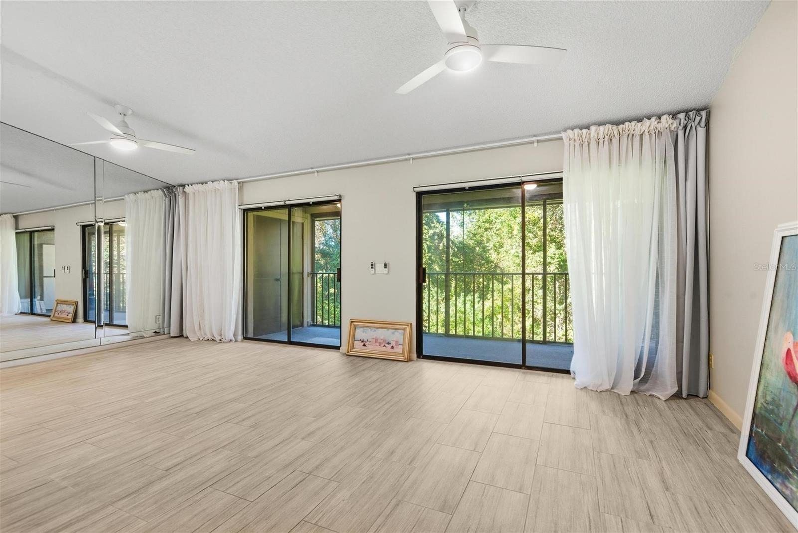 Image 12 of 40 For 32 Navarra Ct