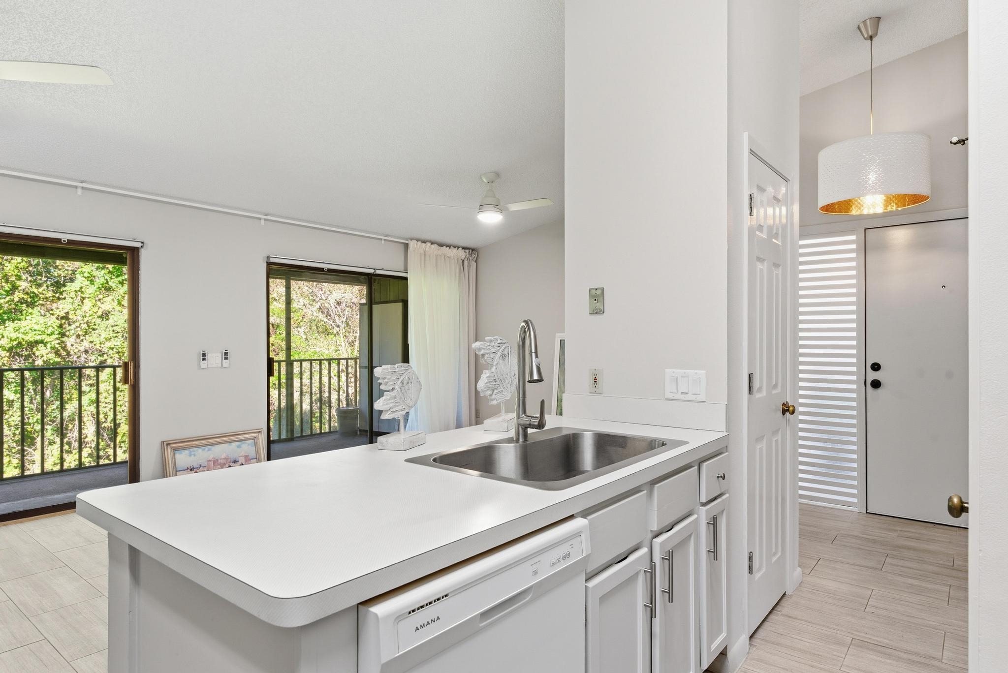 Image 16 of 40 For 32 Navarra Ct