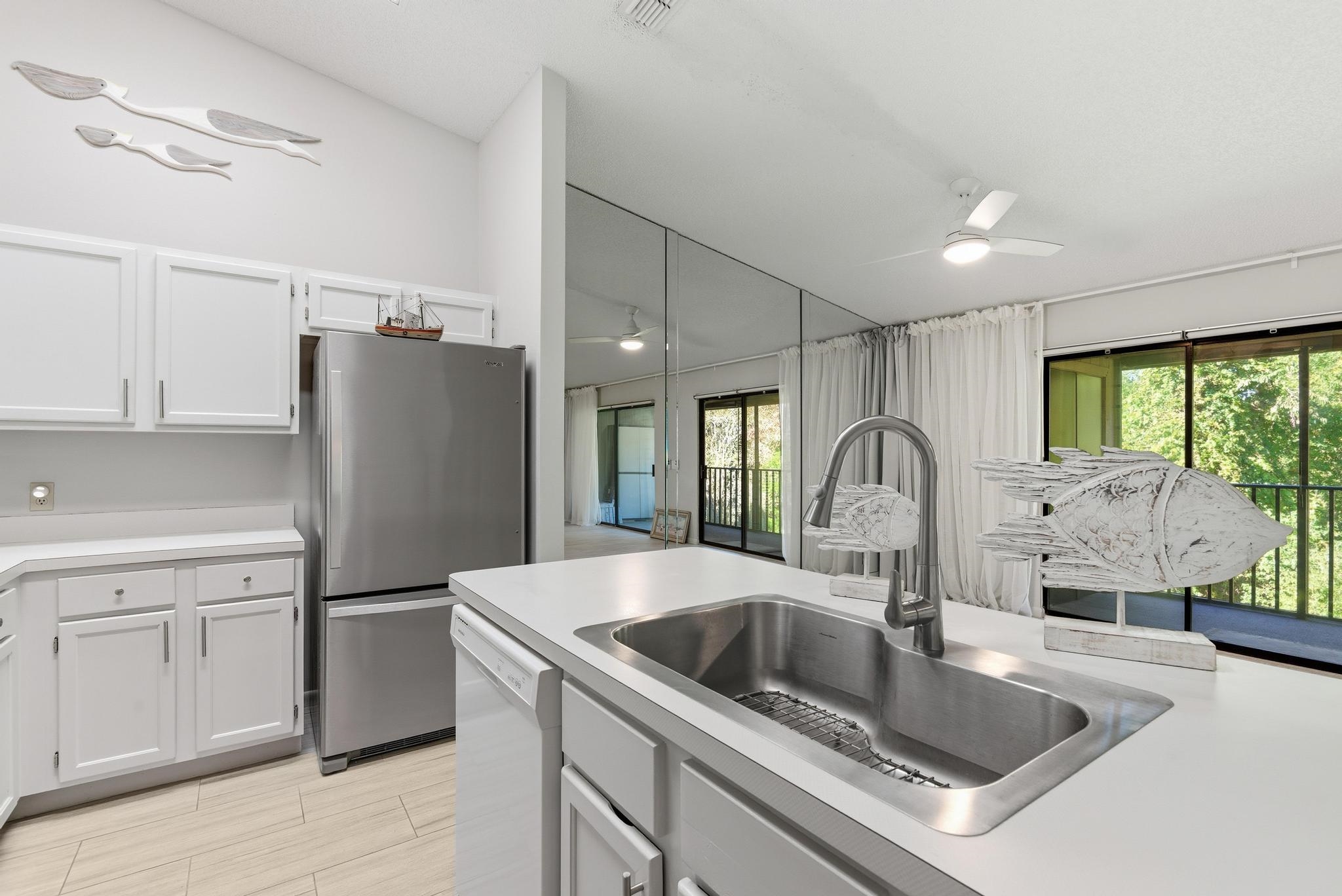 Image 19 of 40 For 32 Navarra Ct