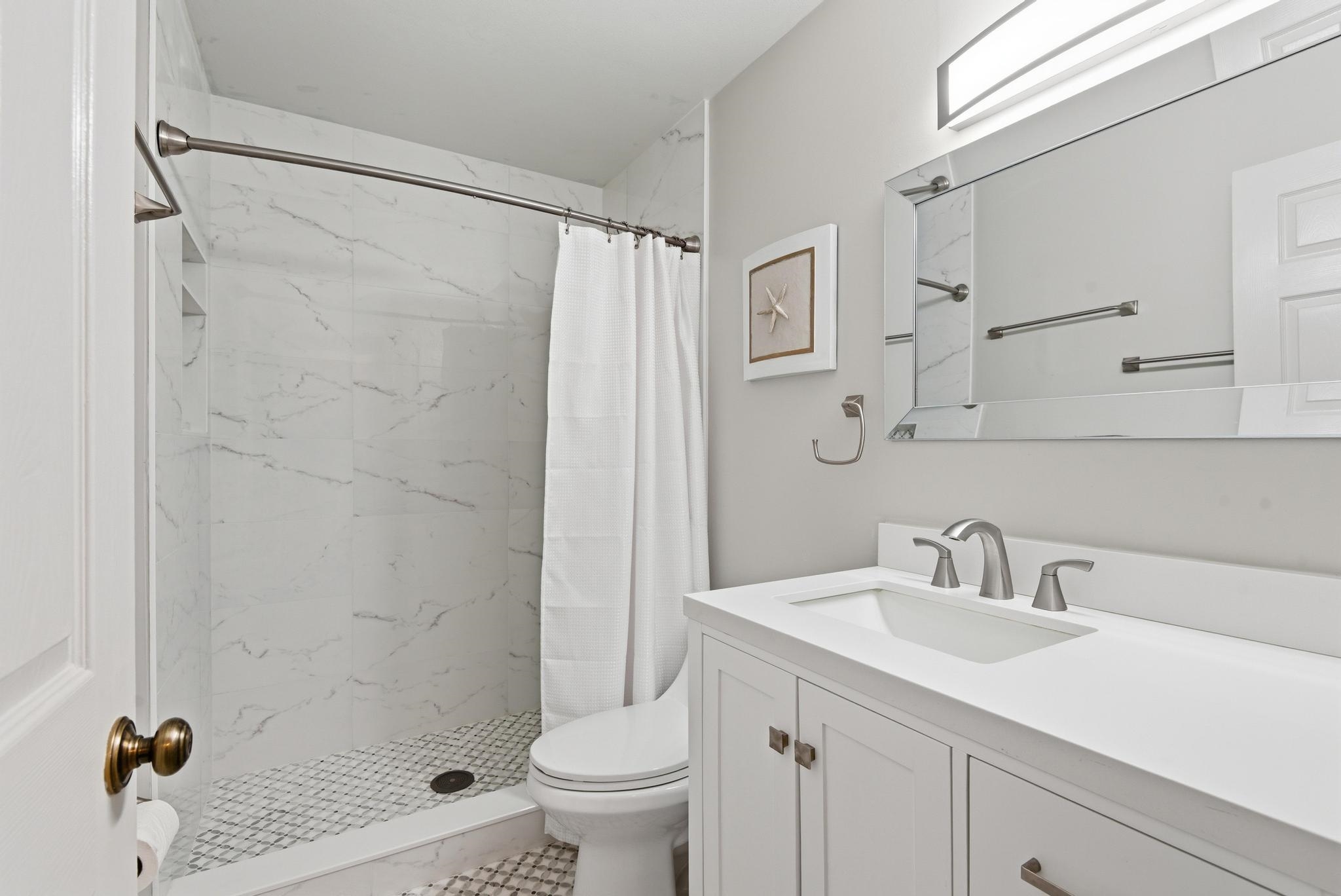 Image 21 of 40 For 32 Navarra Ct