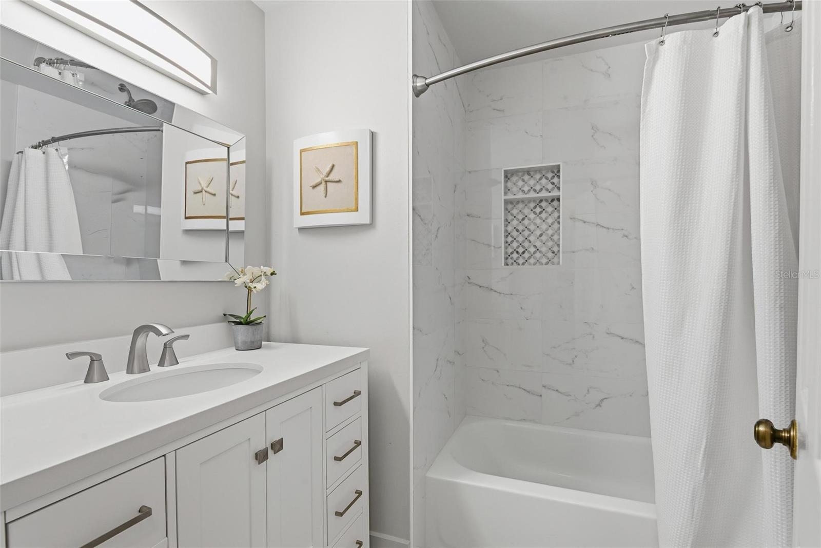 Image 23 of 40 For 32 Navarra Ct