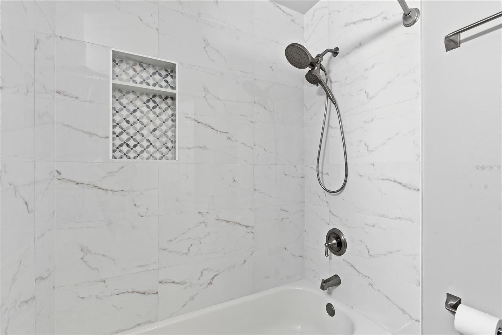 Image 24 of 40 For 32 Navarra Ct