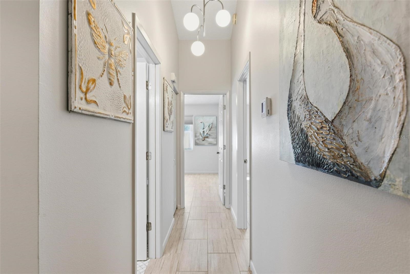 Image 26 of 40 For 32 Navarra Ct