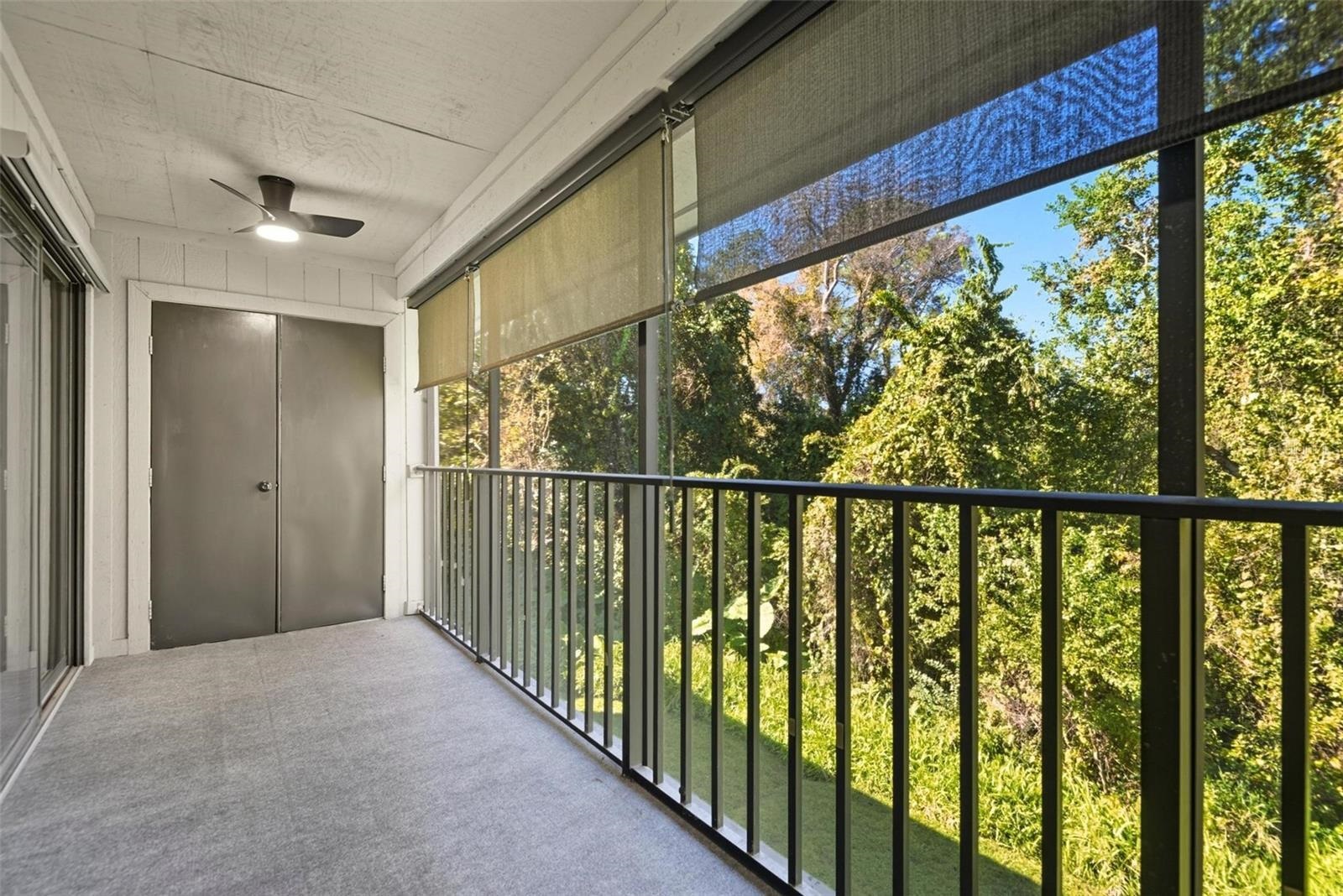 Image 33 of 40 For 32 Navarra Ct