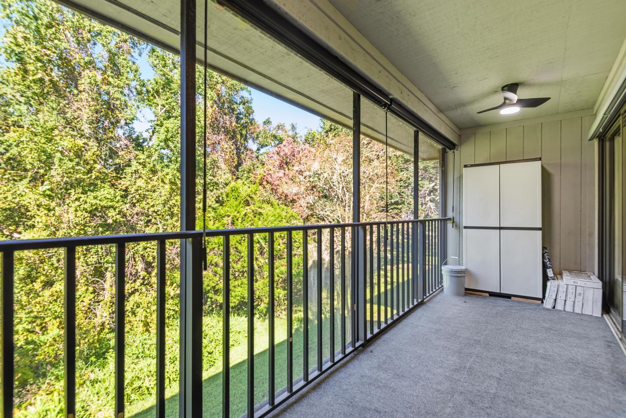 Image 34 of 40 For 32 Navarra Ct