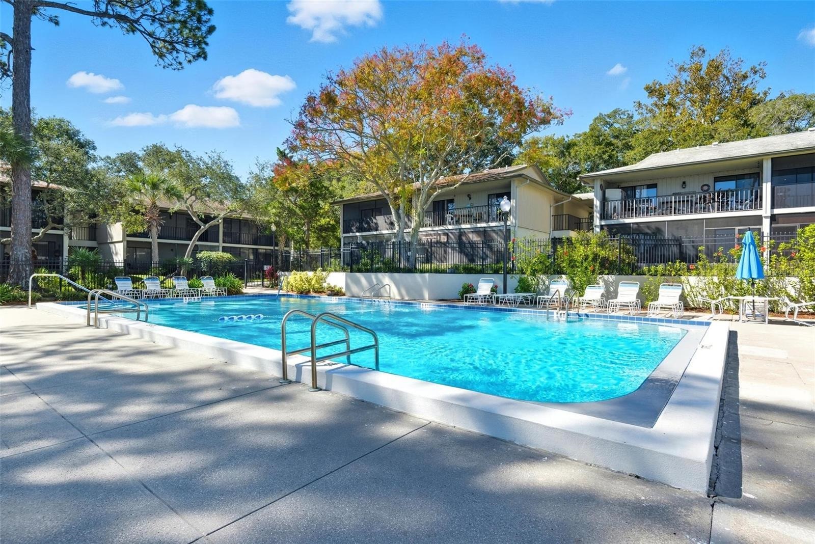 Image 4 of 40 For 32 Navarra Ct