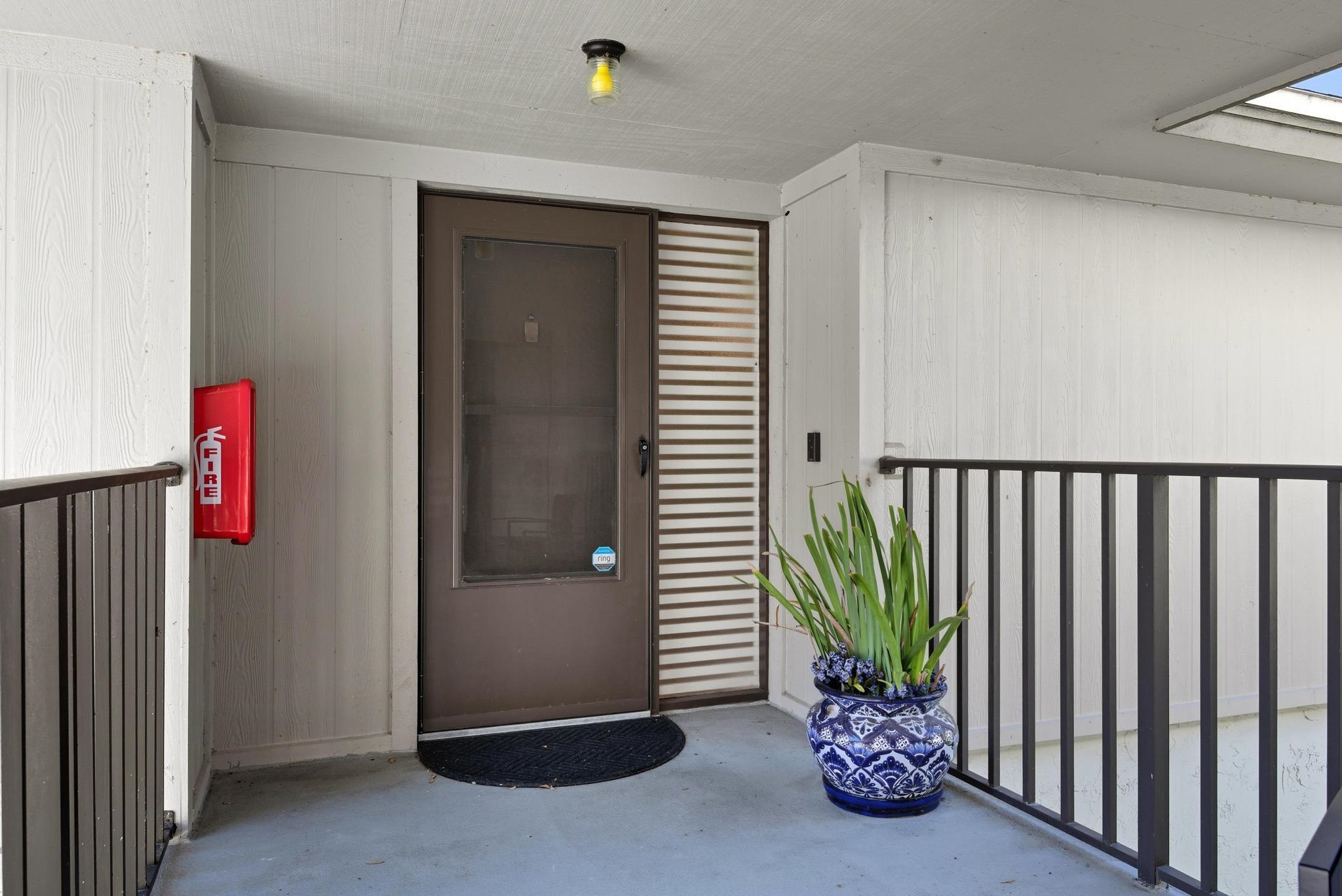 Image 7 of 40 For 32 Navarra Ct