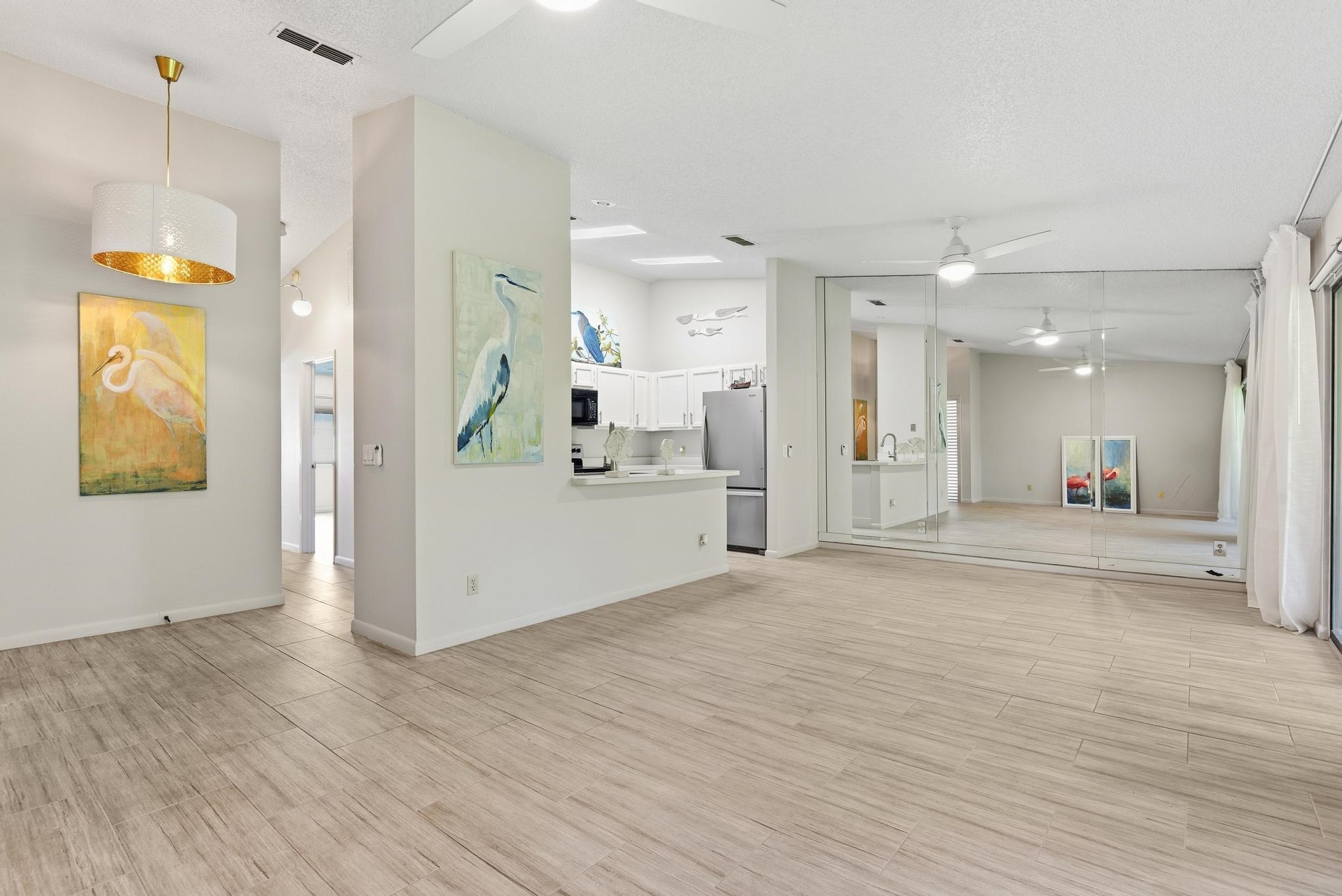 Image 8 of 40 For 32 Navarra Ct