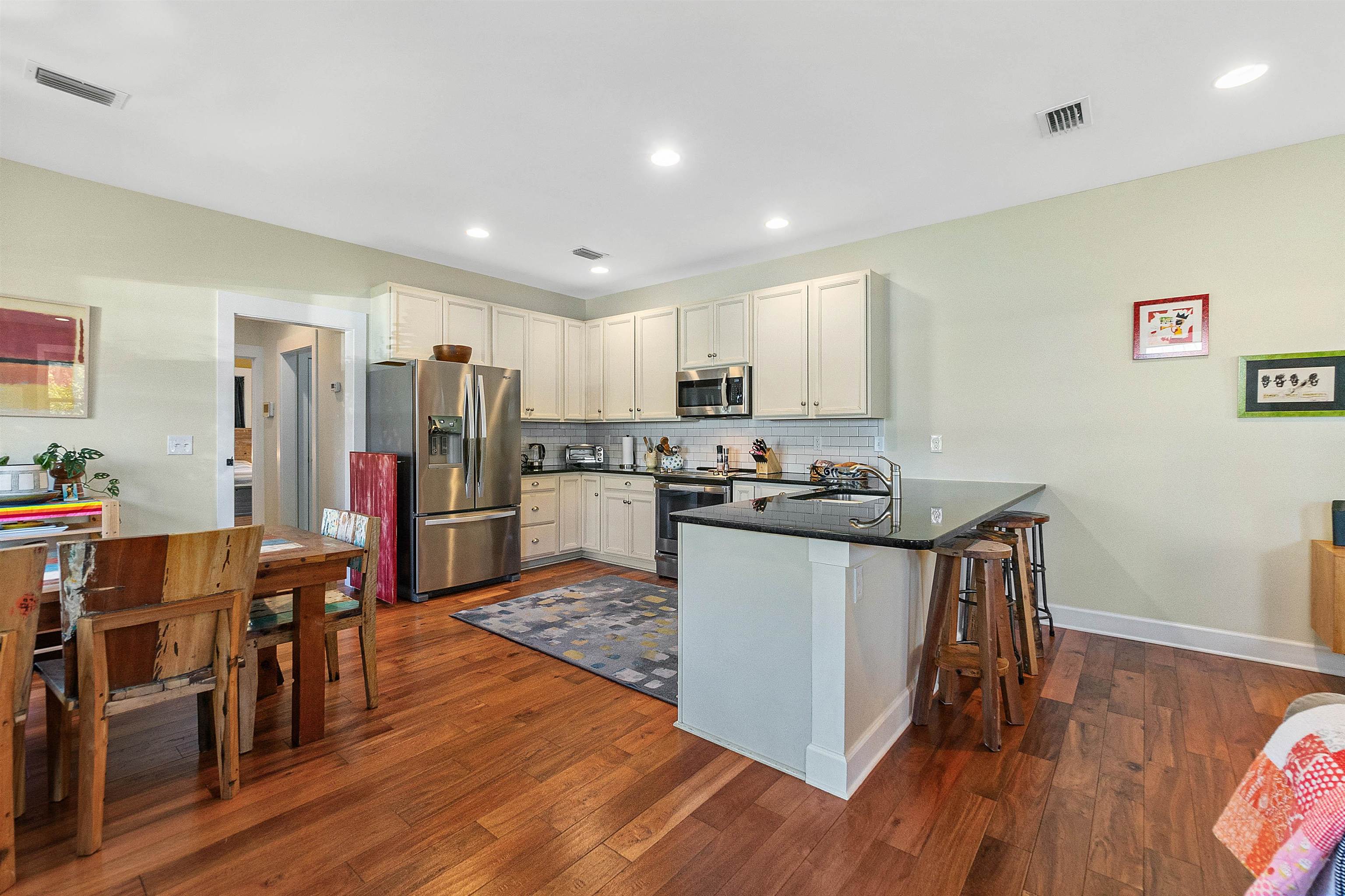 Image 10 of 42 For 161 Blanco St