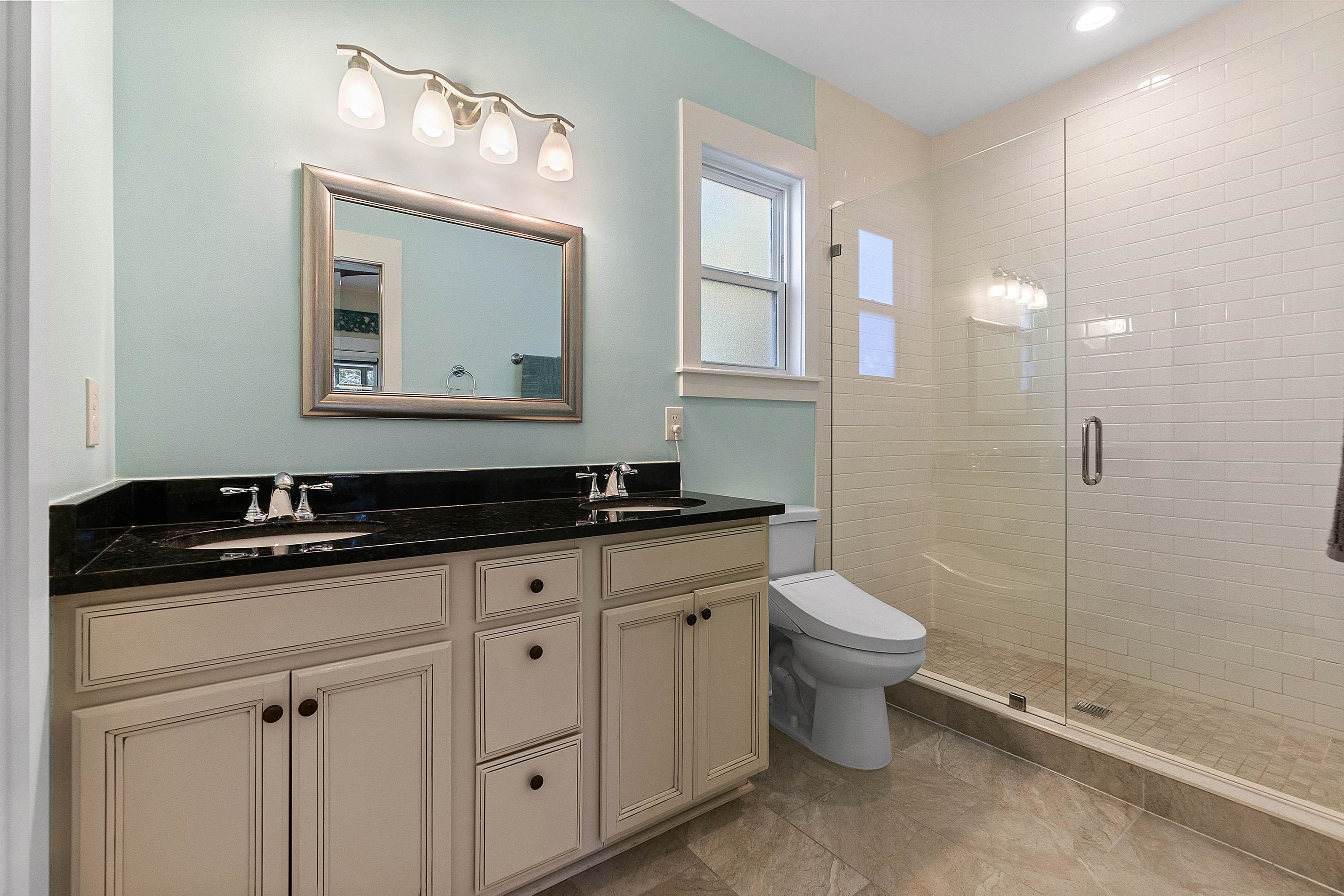 Image 23 of 42 For 161 Blanco St