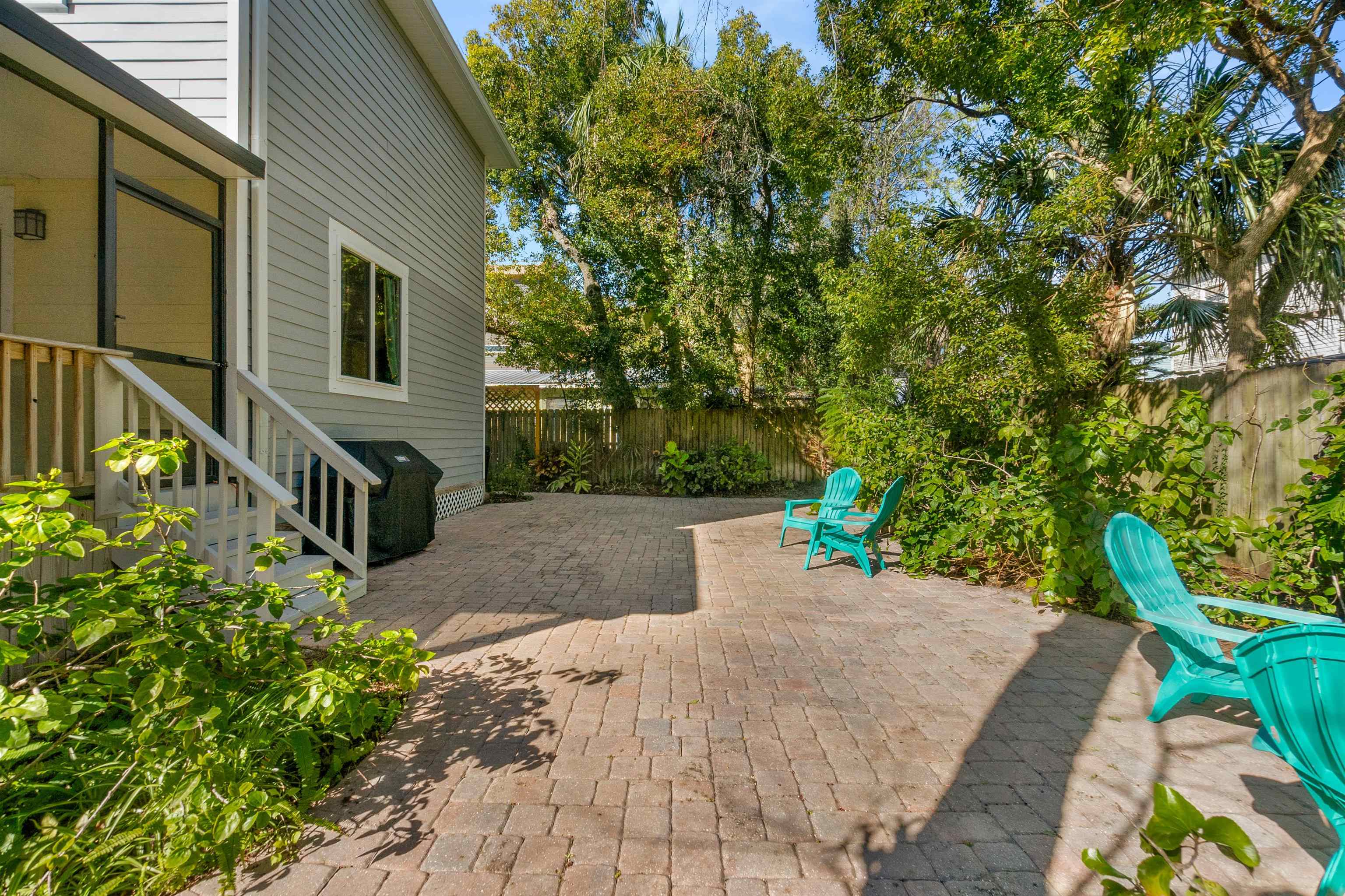 Image 33 of 42 For 161 Blanco St