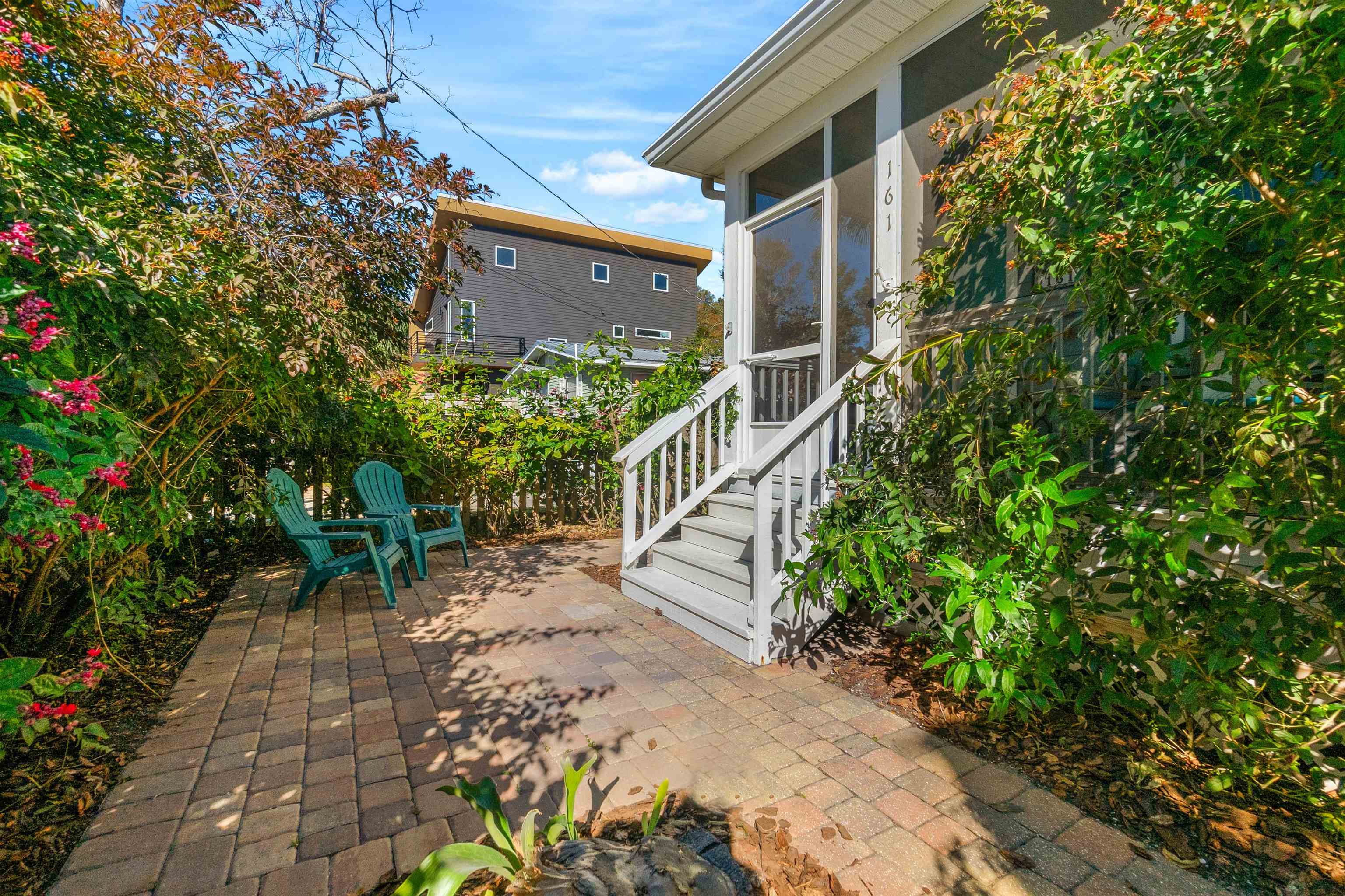 Image 4 of 42 For 161 Blanco St