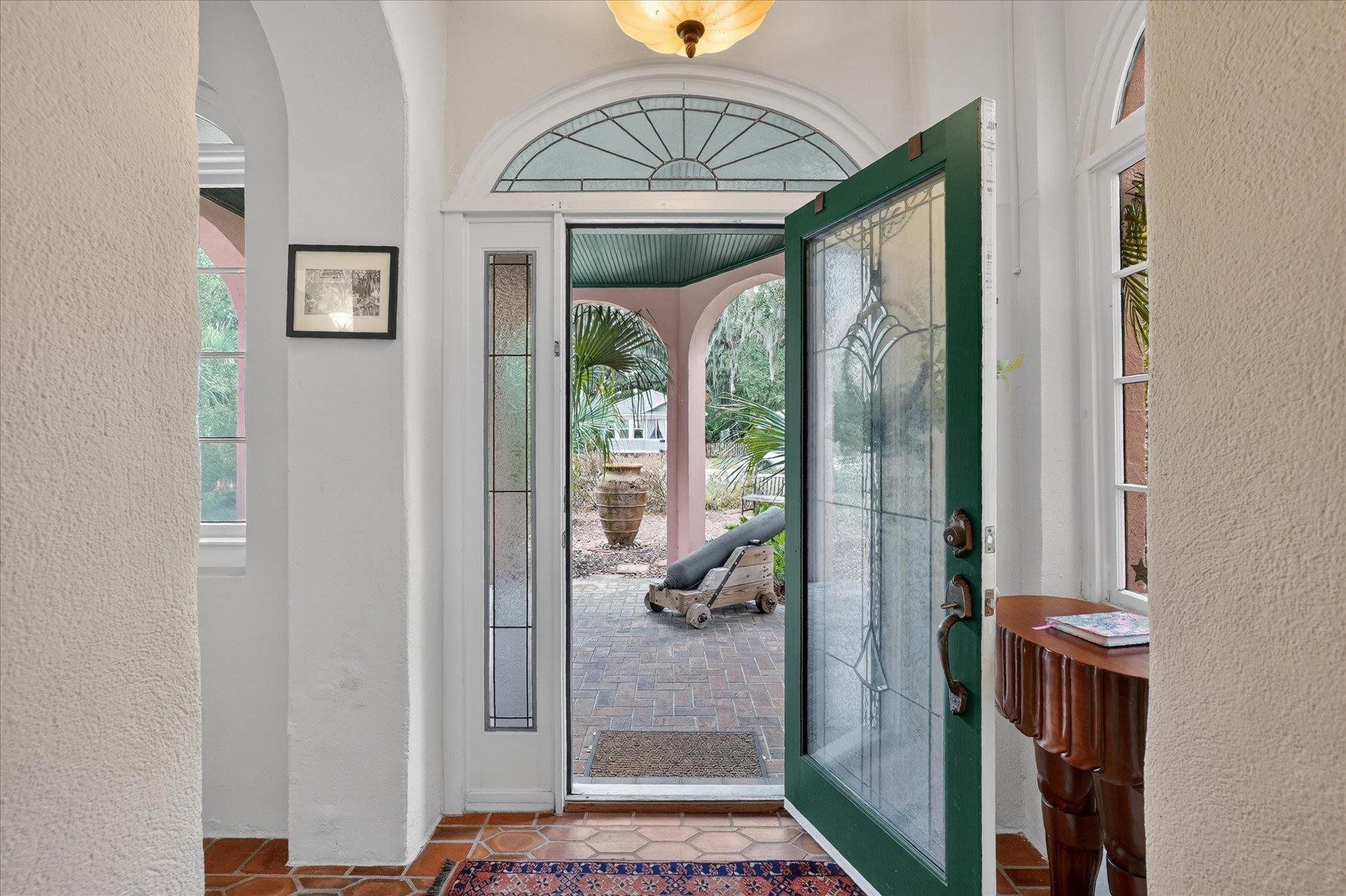 Image 10 of 86 For 16 May St  