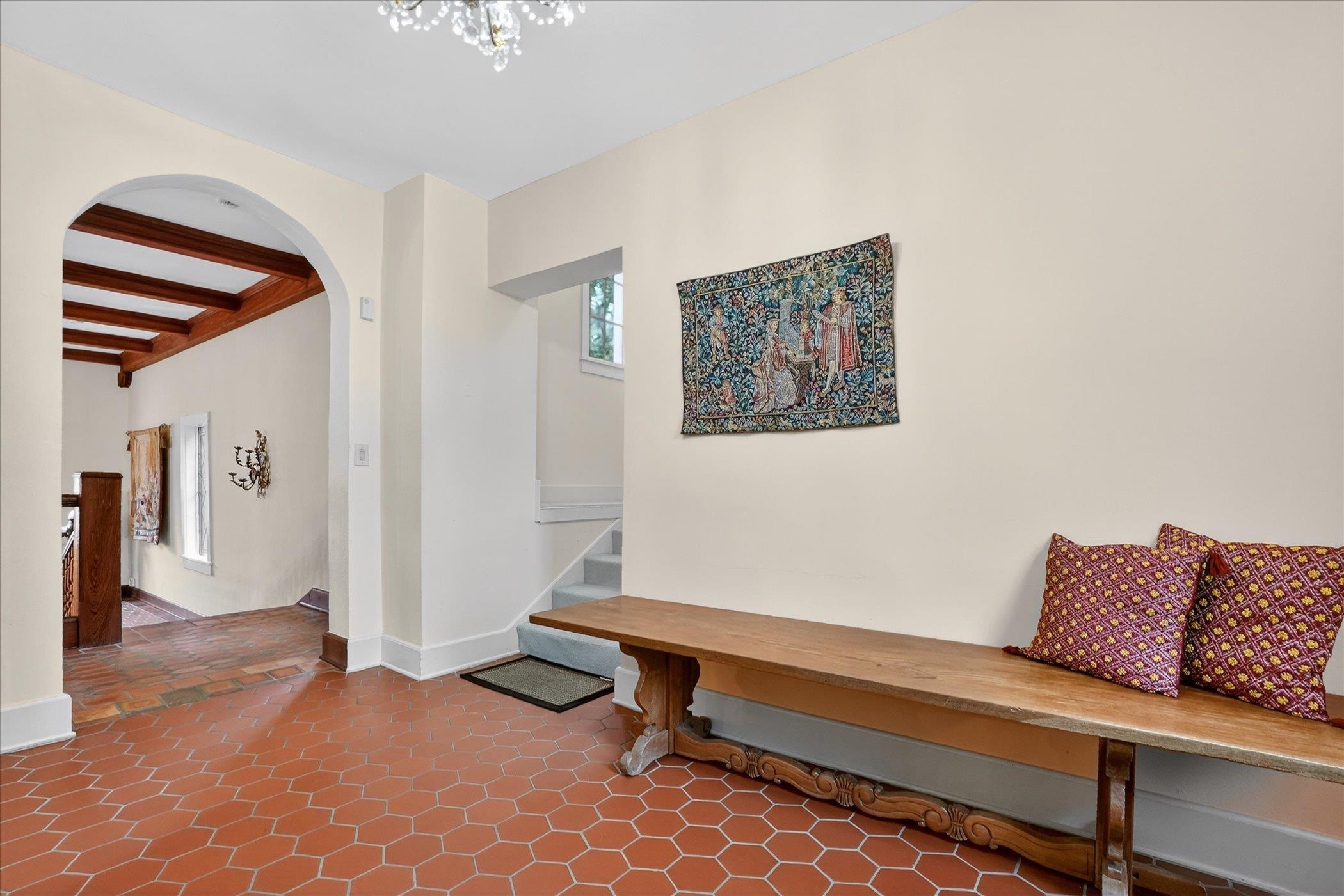 Image 11 of 86 For 16 May St  