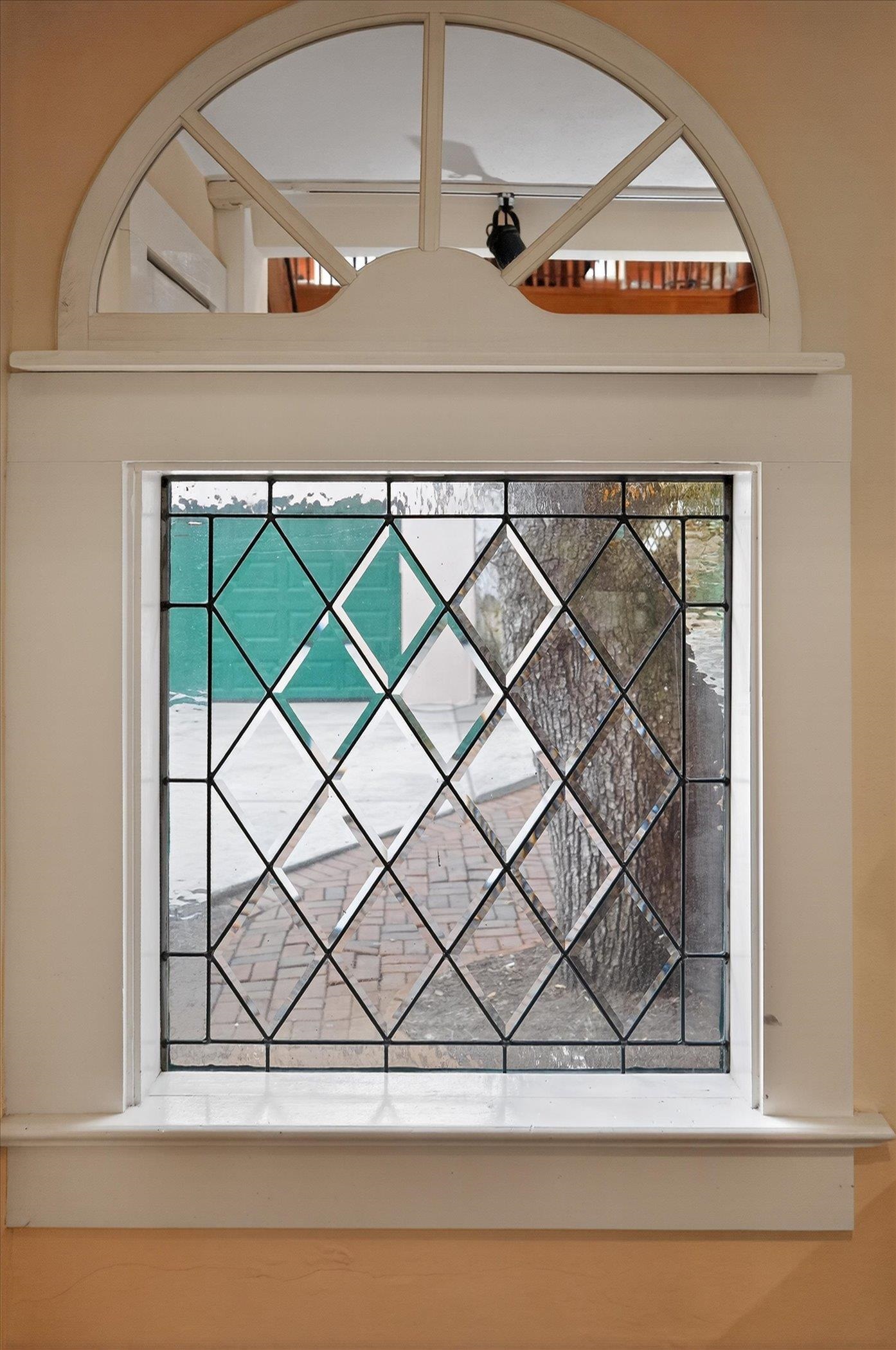 Image 12 of 86 For 16 May St  