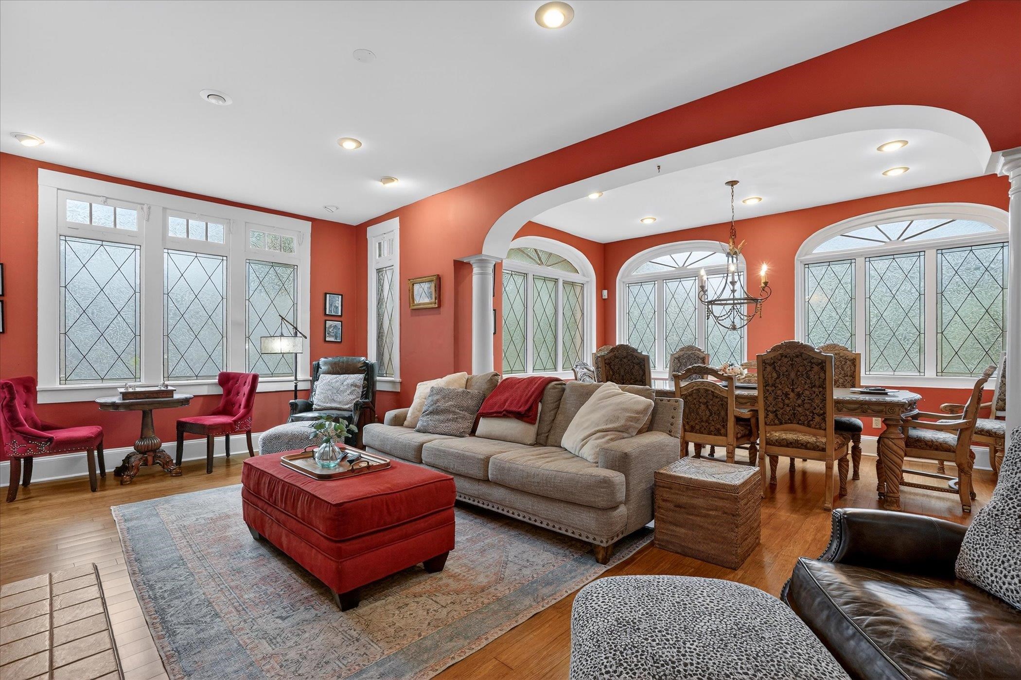 Image 22 of 86 For 16 May St  