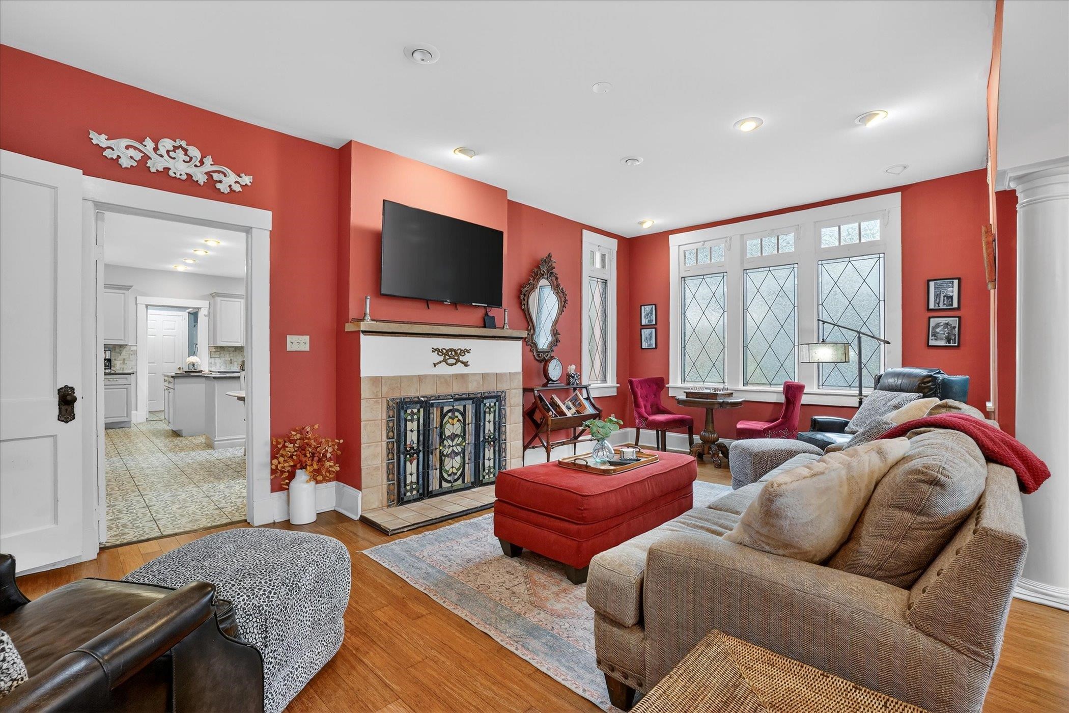 Image 24 of 86 For 16 May St  