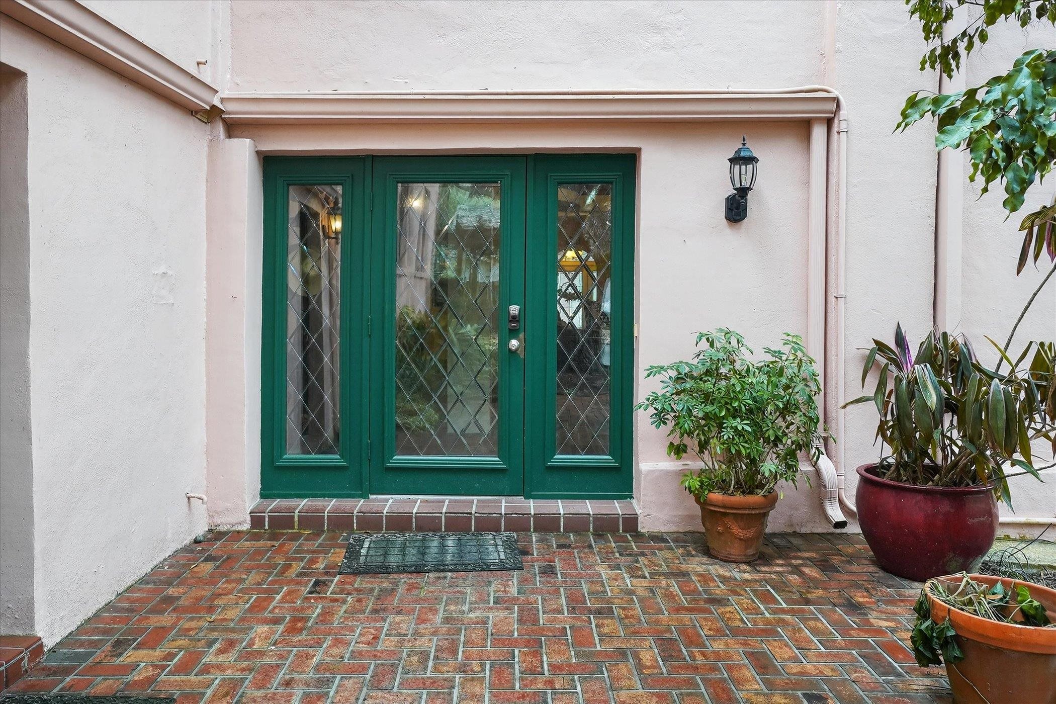 Image 40 of 86 For 16 May St  